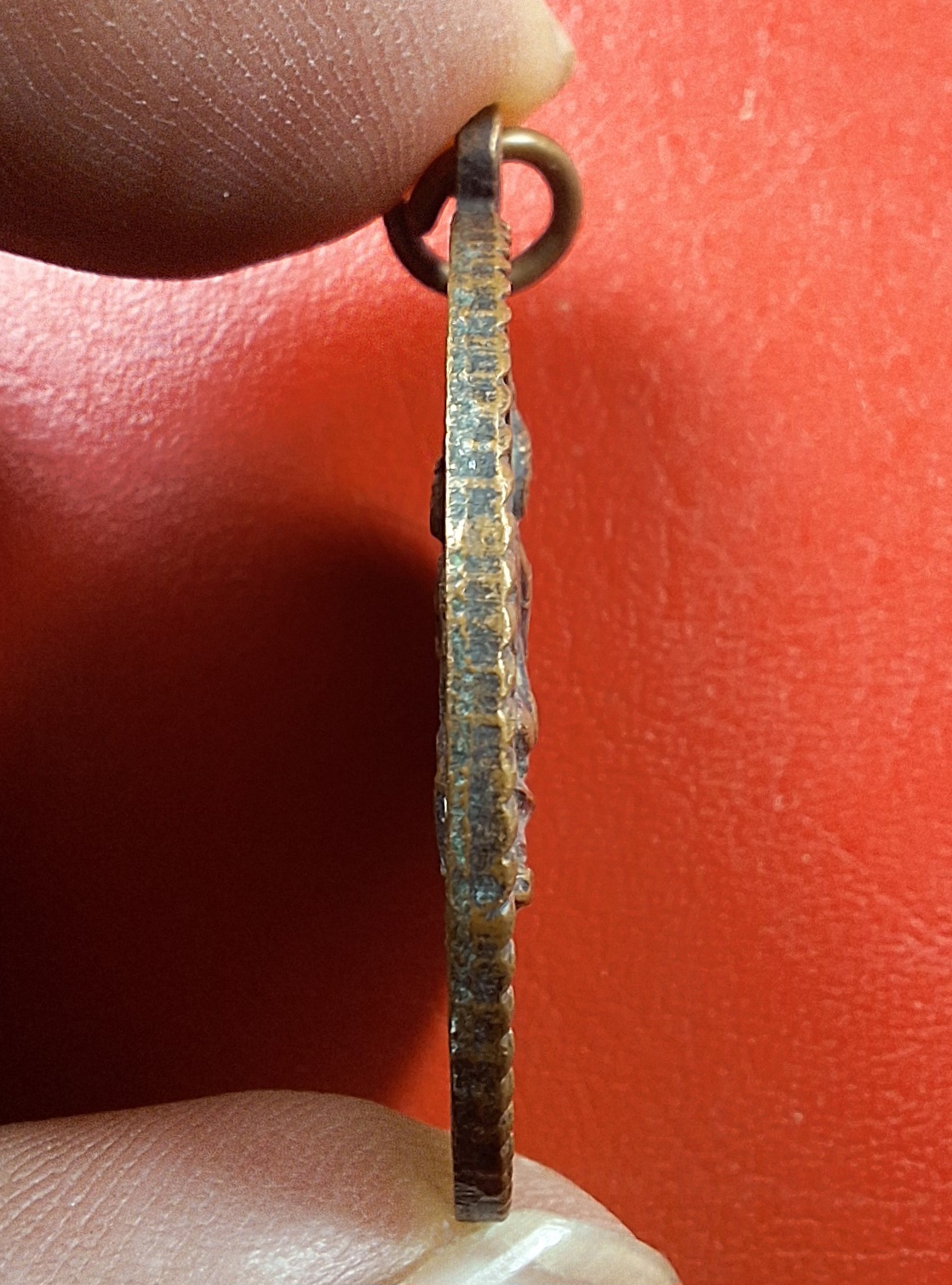 เหรียญพระวิษณุกรรม สถาบันเทคโนโลยีราชมงคล วิทยาเขตนนทบุรี ครบรอบ๕๓ปี เนื้อทองแดงรมดำ(องค์ที่2)