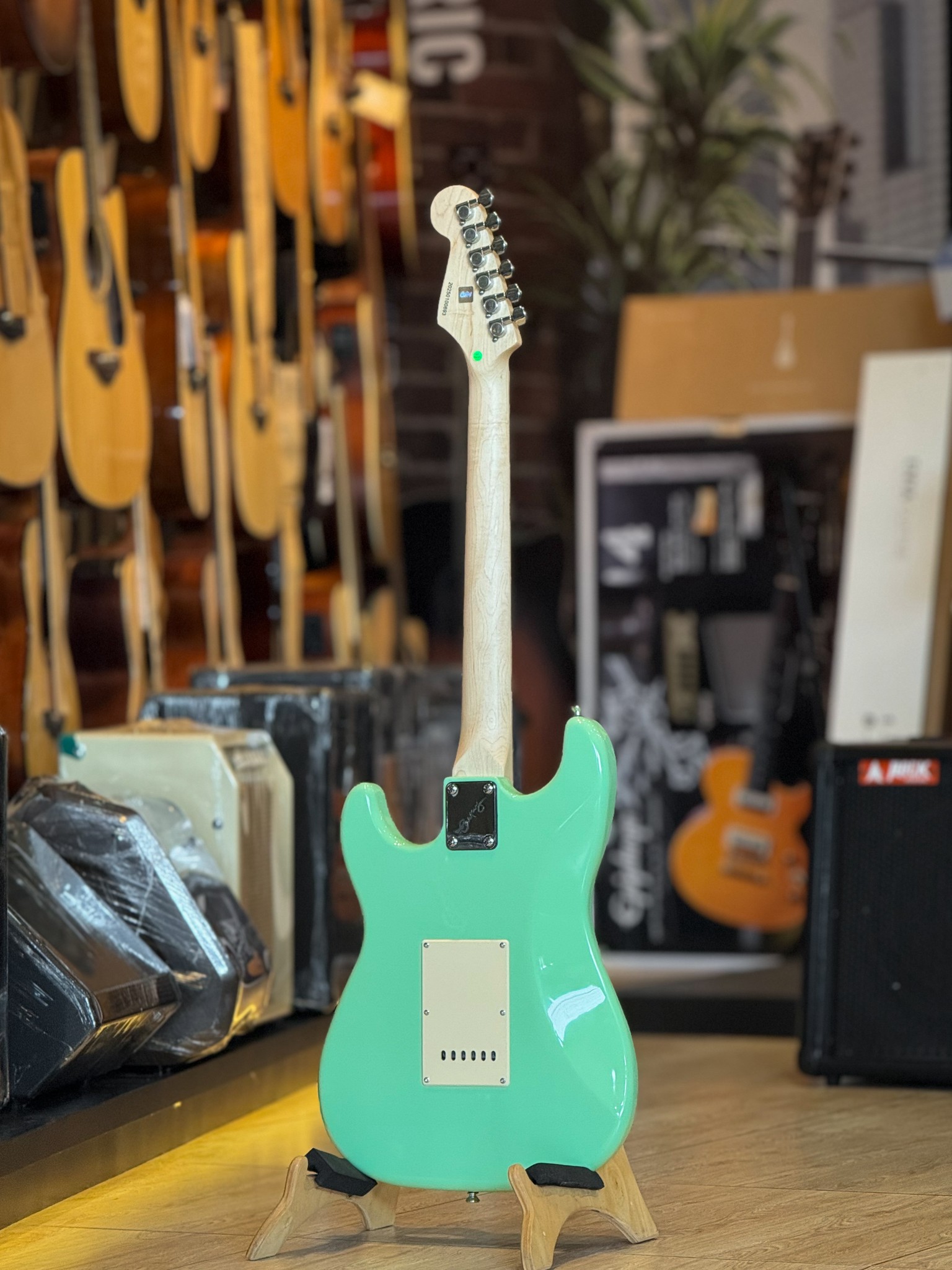 กีต้าร์ไฟฟ้า Century Soft Pale Series HSS สี Melon Mint สีพาสเทล เล่นได้หลายแนว ฟรี สายแจ็ค ปิ๊ก ประแจ