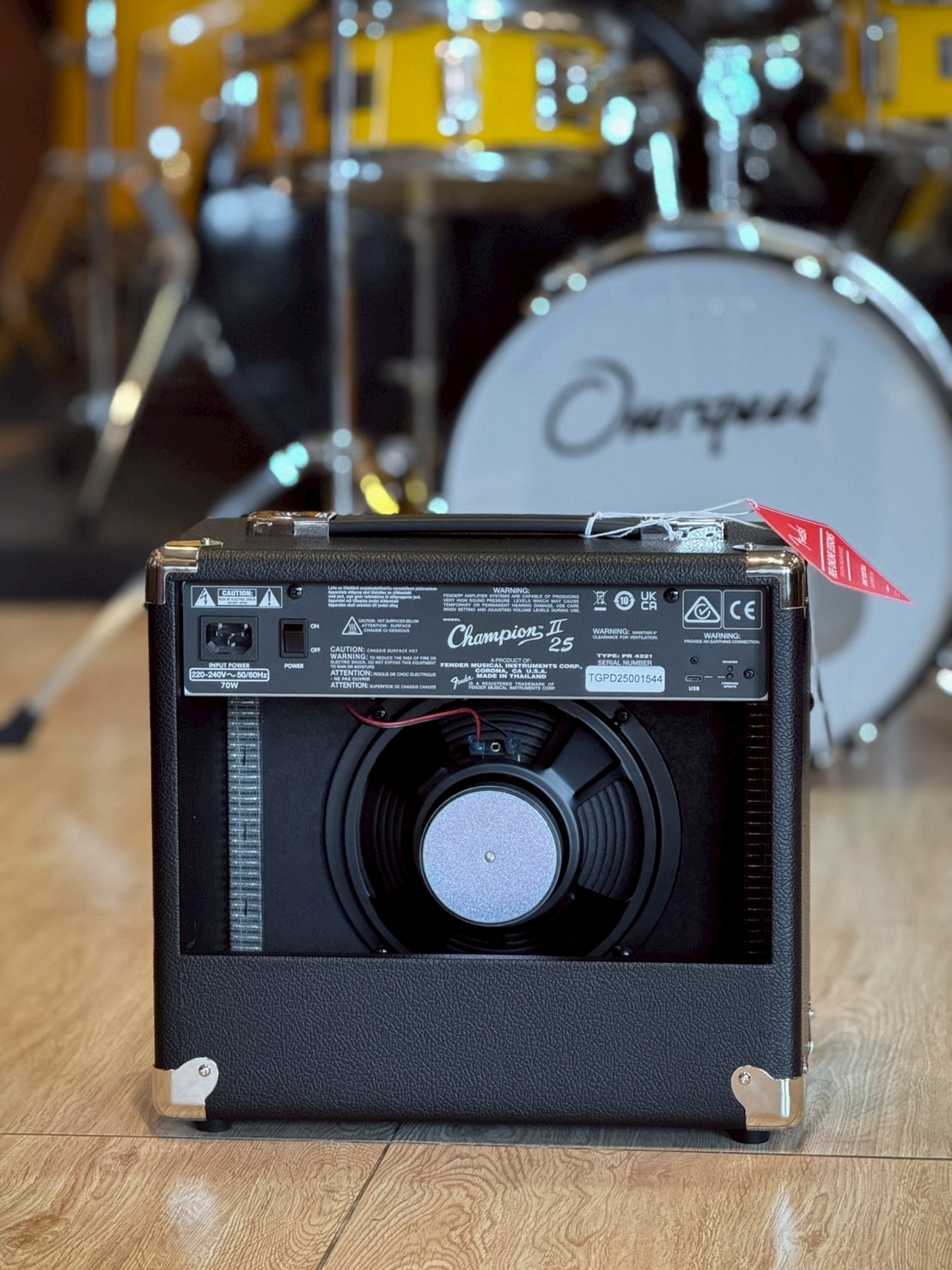 Fender Champion II25 แอมป์กีต้าร์ 25 วัตต์ ขนาด 8"สามารถปรับแต่งเสียงที่ต้องการได้