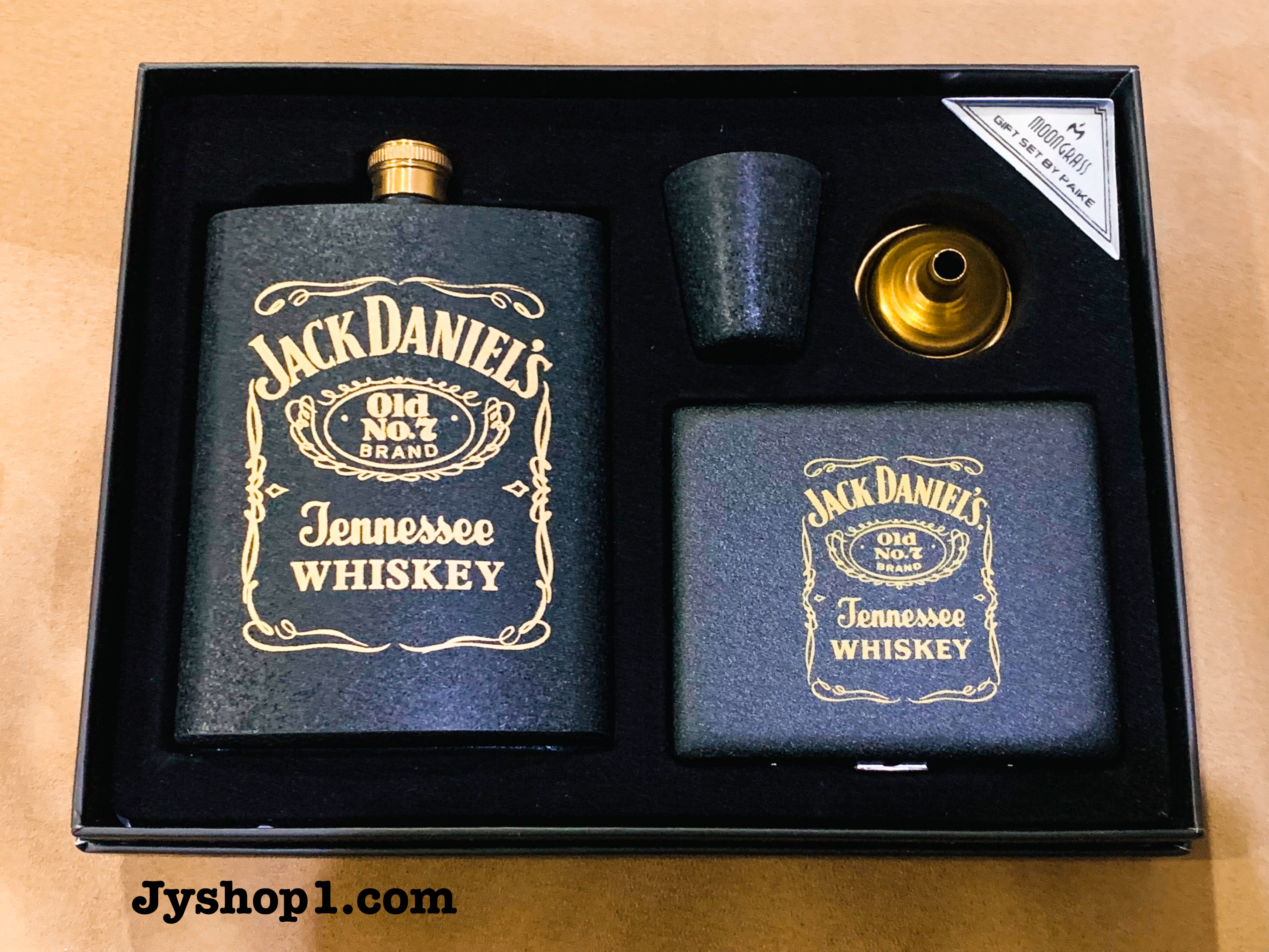 ขวดเหล้า ขวด แบบชุด+กล่องบุหรี่ ลาย Jack พร้อมส่ง ราคาถูก