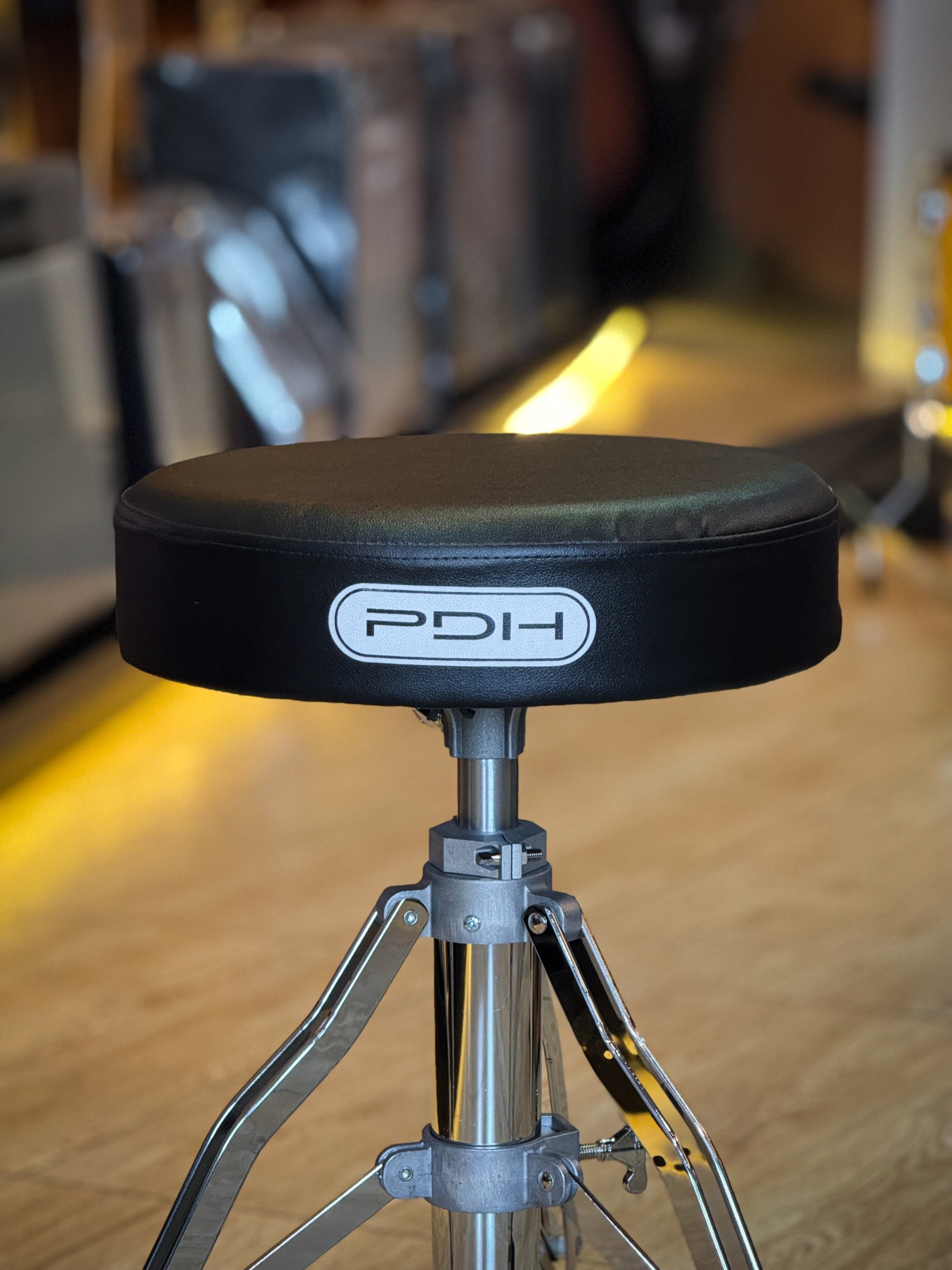 เก้าอี้กลอง PDH เบาะหนังหนามากๆ แบบกลม เก้าอี้กลองชุด หนานุ่ม ขาเกลียวด้านในแข็งแรง รับน้ำหนัก100kg.