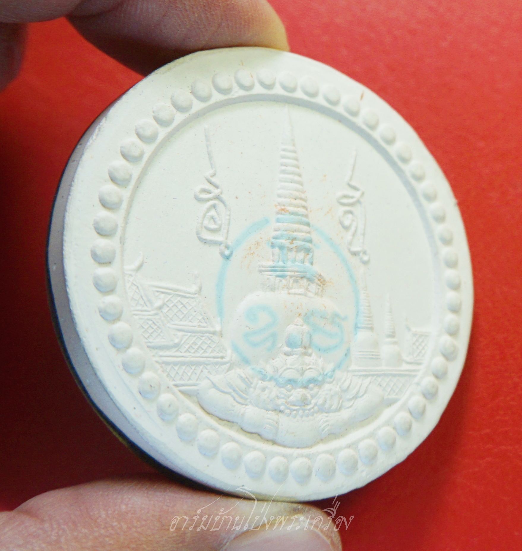 จตุคามรามเทพ เนื้อกระเบื้องเคลือบสีดำ หลังเจดีย์ปั๊มตรายาง ไม่ทราบรุ่นใครรู้เอาไปครับ(องค์ที่1)