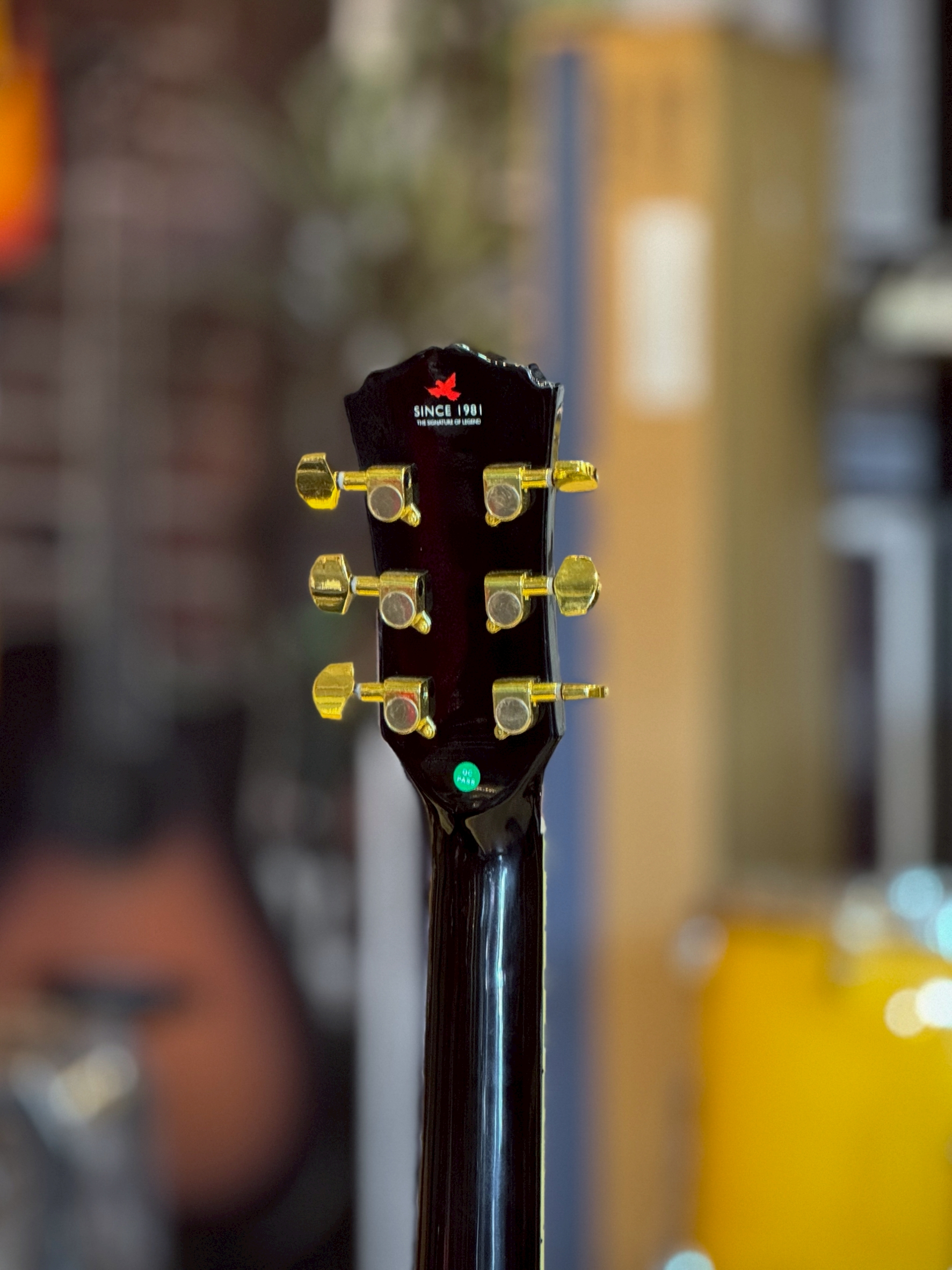 กีตาร์โปร่งไฟฟ้า Carabao คาราบาว 40 ปี 40CG-BLK/C คอเว้า ภาคไฟฟ้า GT-4 พร้อม ปิ๊ก4อัน/ประแจ/คู่มือ/กระเป๋า