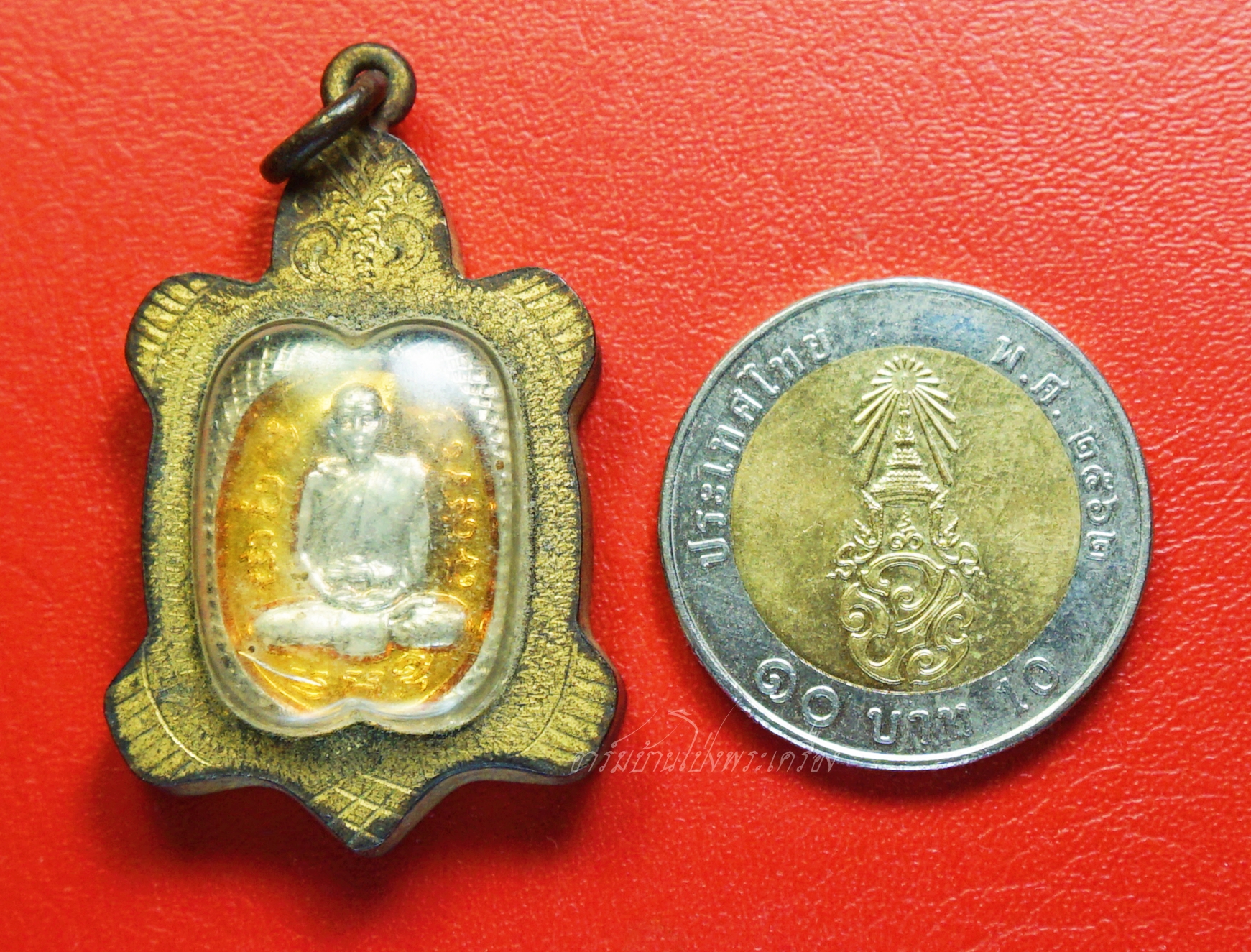 หลวงพ่อสิน วัดใหม่รางวาลย์ เหรียญเต่าหลังยันต์พญานาค เนื้อกะไหล่เงินลงยาสีเหลือง เลี่ยมเดิมจากวัด หลังตอกโค๊ต(องค์ที่1)