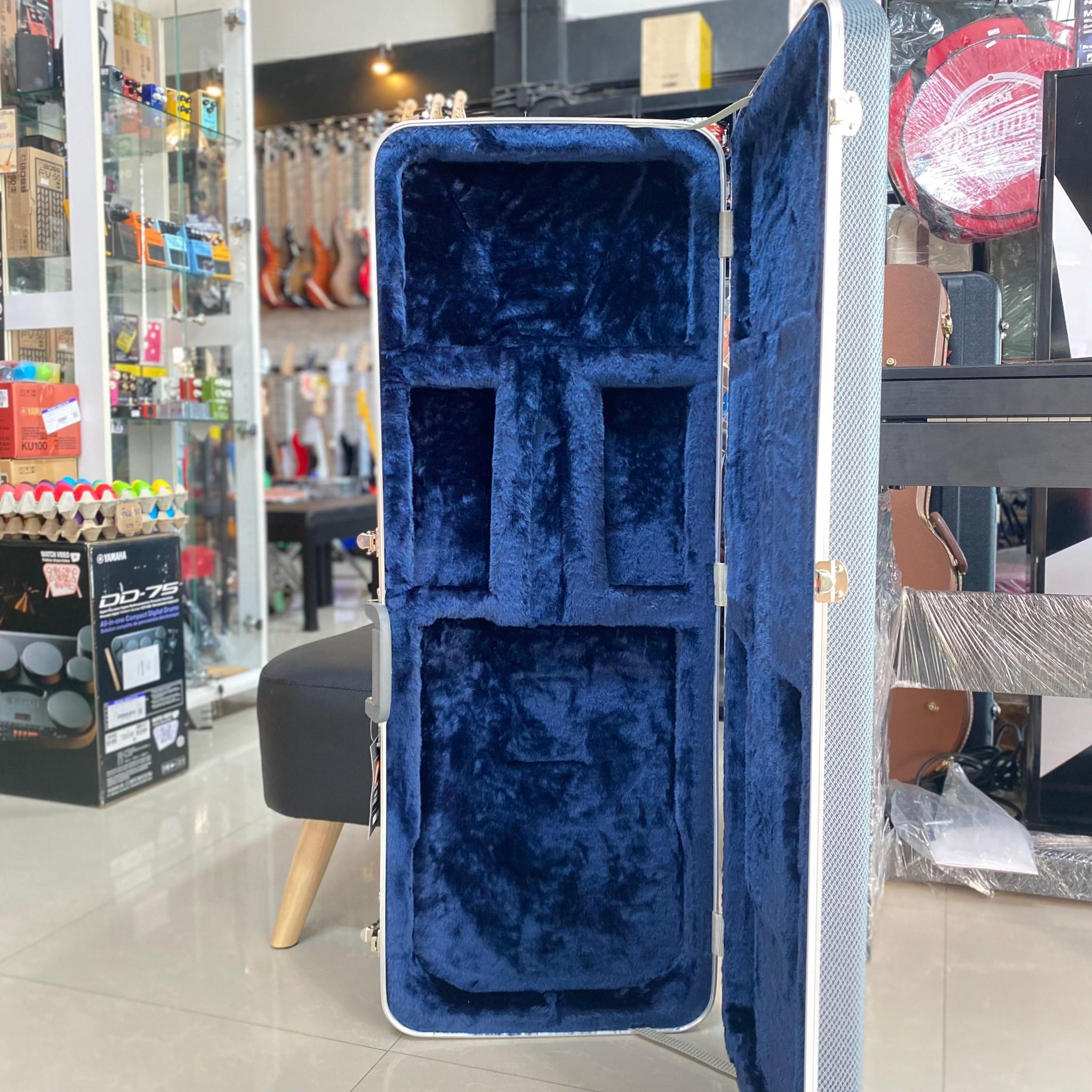 Real Mission ฮาร์ดเคสกีตาร์ไฟฟ้า พรมน้ำเงิน ตัวล็อคแน่นหนา วัสดุแข็งแรง ใส่ได้ทุกทรง