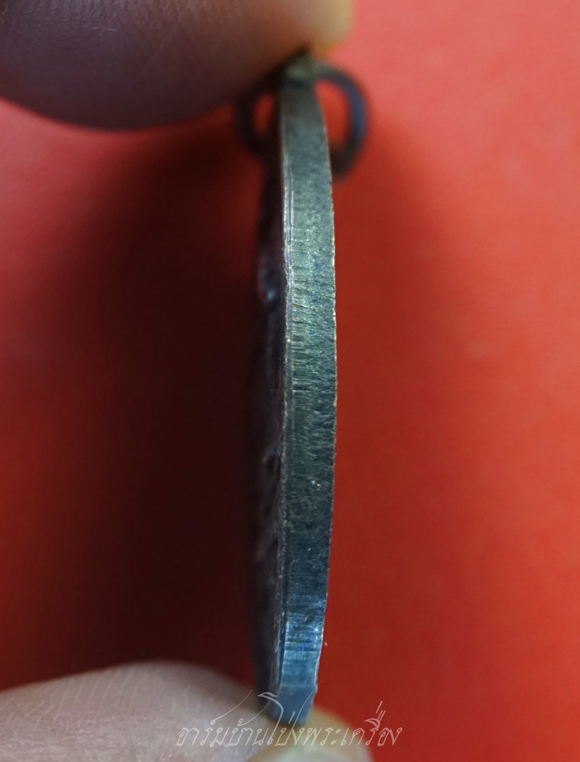 หลวงพ่อคูณ วัดบ้านไร่ รุ่นนั่งรถถัง ปี๒๕๓๘ เนื้อทองแดงรมดำ(องค์ที่2)