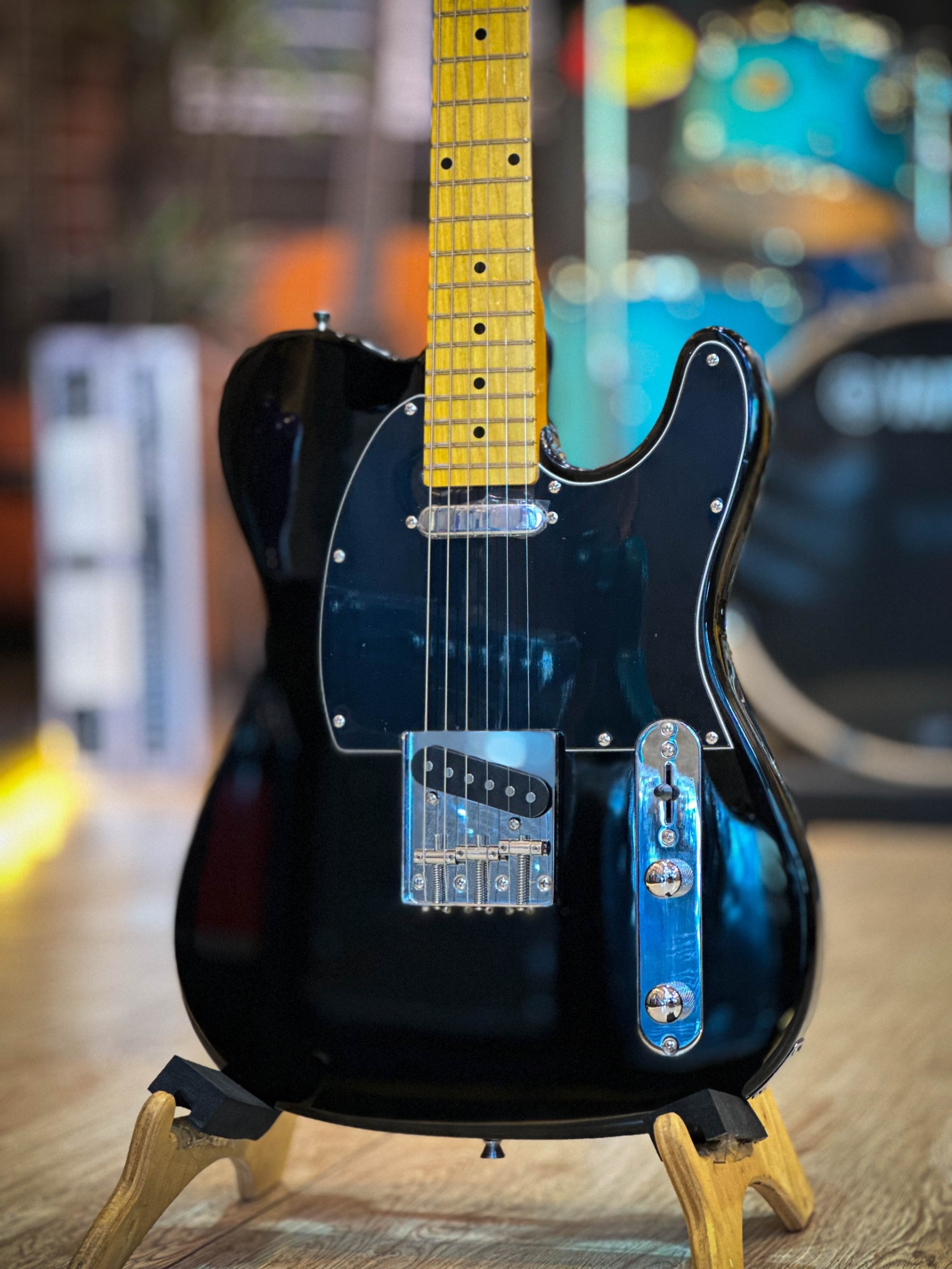 Siam Music รุ่น TL-200 กีต้าร์ไฟฟ้า ทรง TELA ปิ๊กอัพ HSH,จำนวน 24 เฟรต,ดีไซน์สวย/งานคุณภาพ !! ฟรี ปิ๊ก3อัน/สายแจ็ค