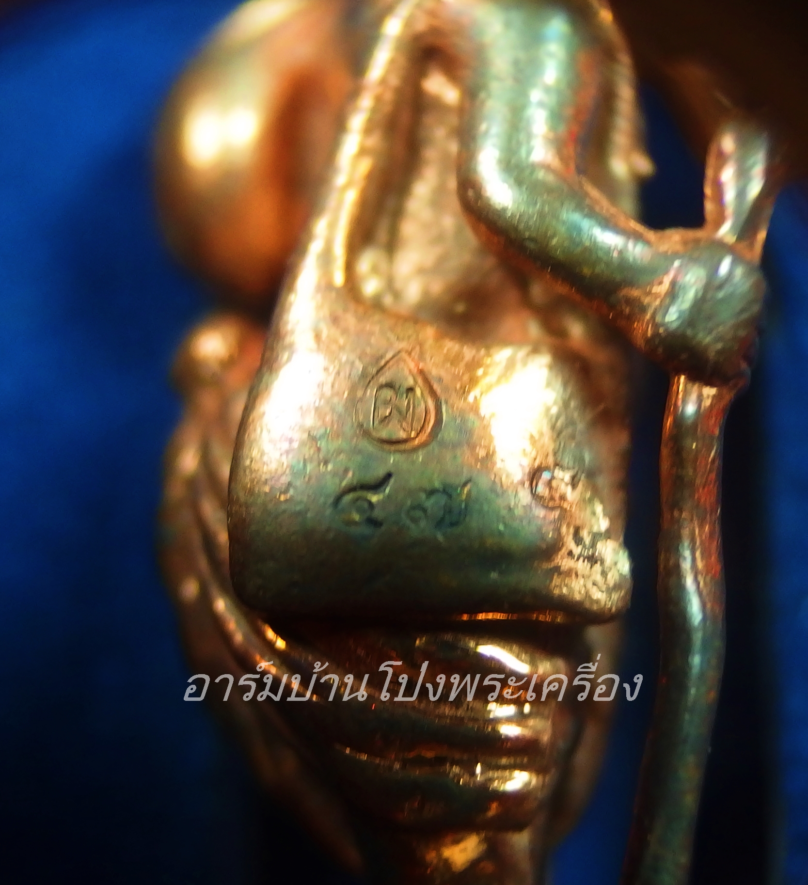 หลวงปู่แผ้ว วัดรางหมัน รูปหล่อชูชก เนื้อนวะ ปี๒๕๕๑ ตอกเลข๔๗(องค์ที่3)