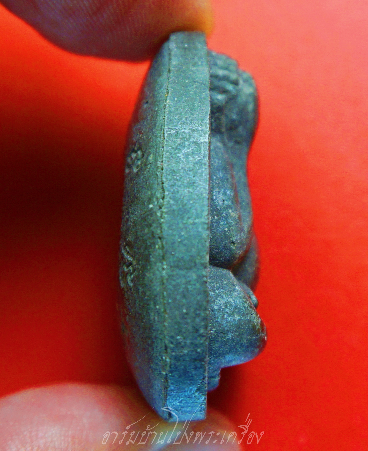 หลวงพ่อแพ วัดพิกุลทอง จ.สิงห์บุรี พระปิดตา เนื้อผงสีดำ(องค์ที่1)