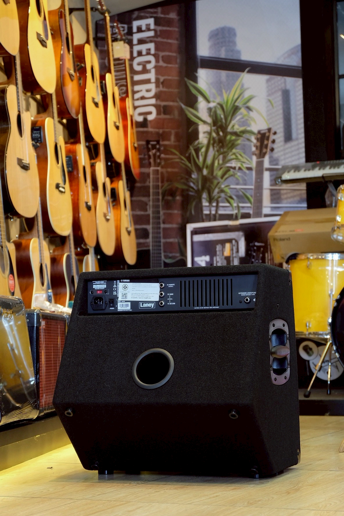 แอมป์เอนกประสงค์ Laney AH150 ขนาด 150 วัตต์ ดอกลำโพง12 นิ้ว