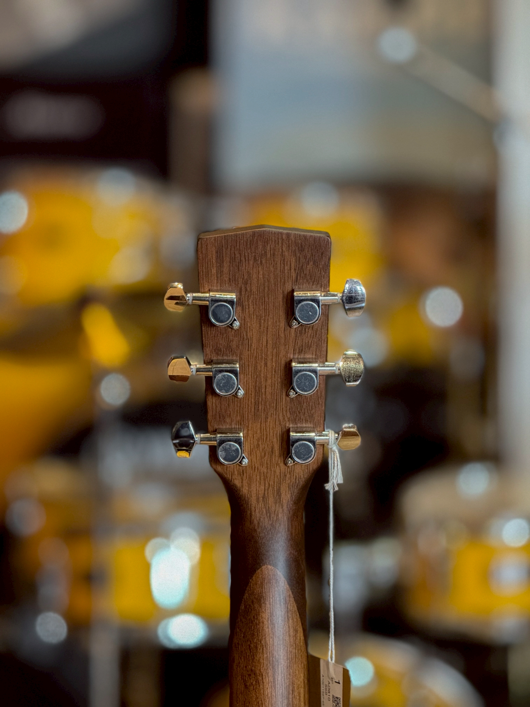 กีตาร์โปร่ง Cort AD810 พร้อมกระเป๋า ปิ๊ก ประแจ โปร่งไฟฟ้า พร้อม สายแจ็ค