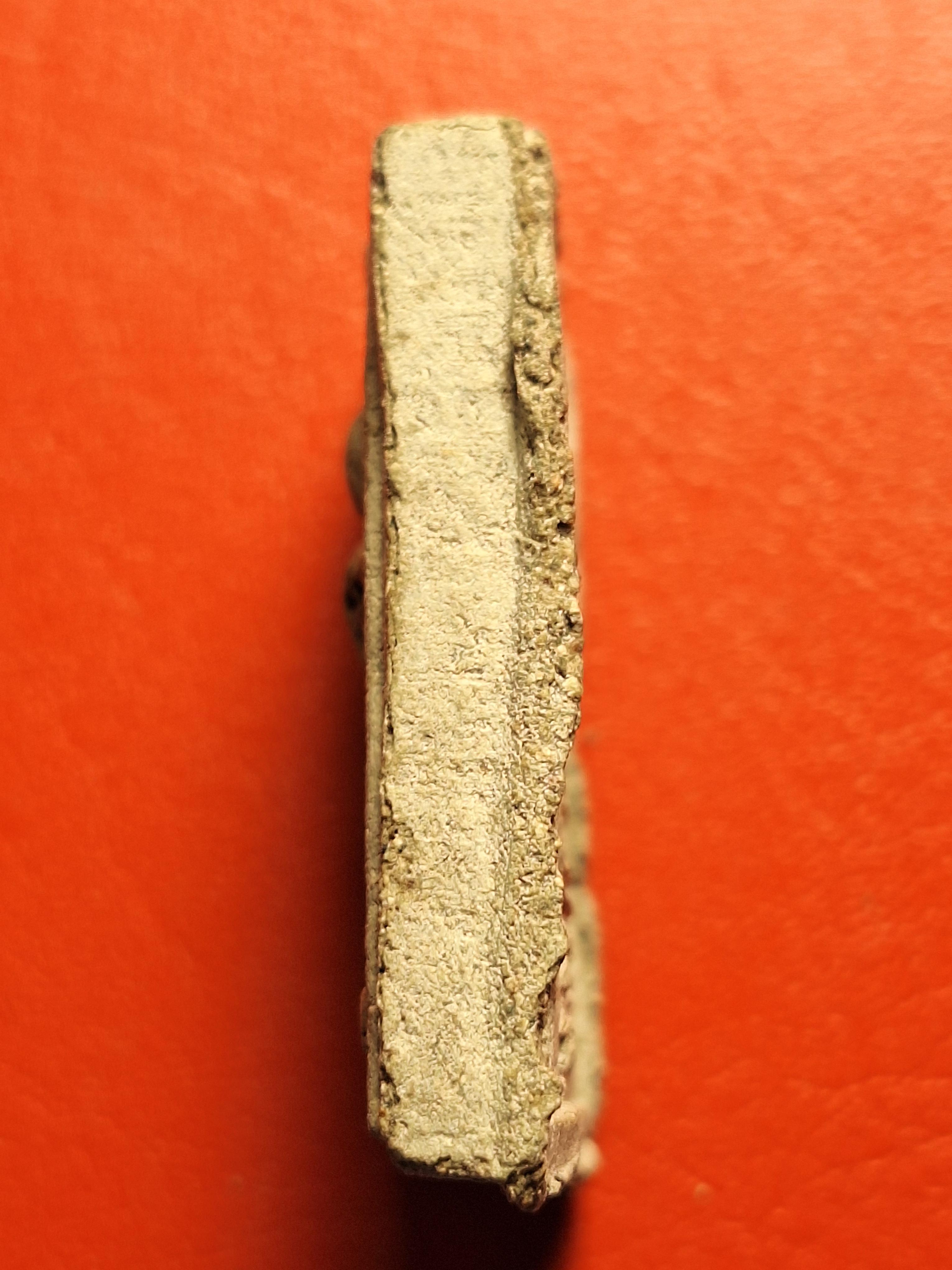 หลวงปู่ชอบ วัดเขารังเสือ สมเด็จ รุ่นพิเศษ เนื้อขาว ฝังพลอย(องค์ที่1)