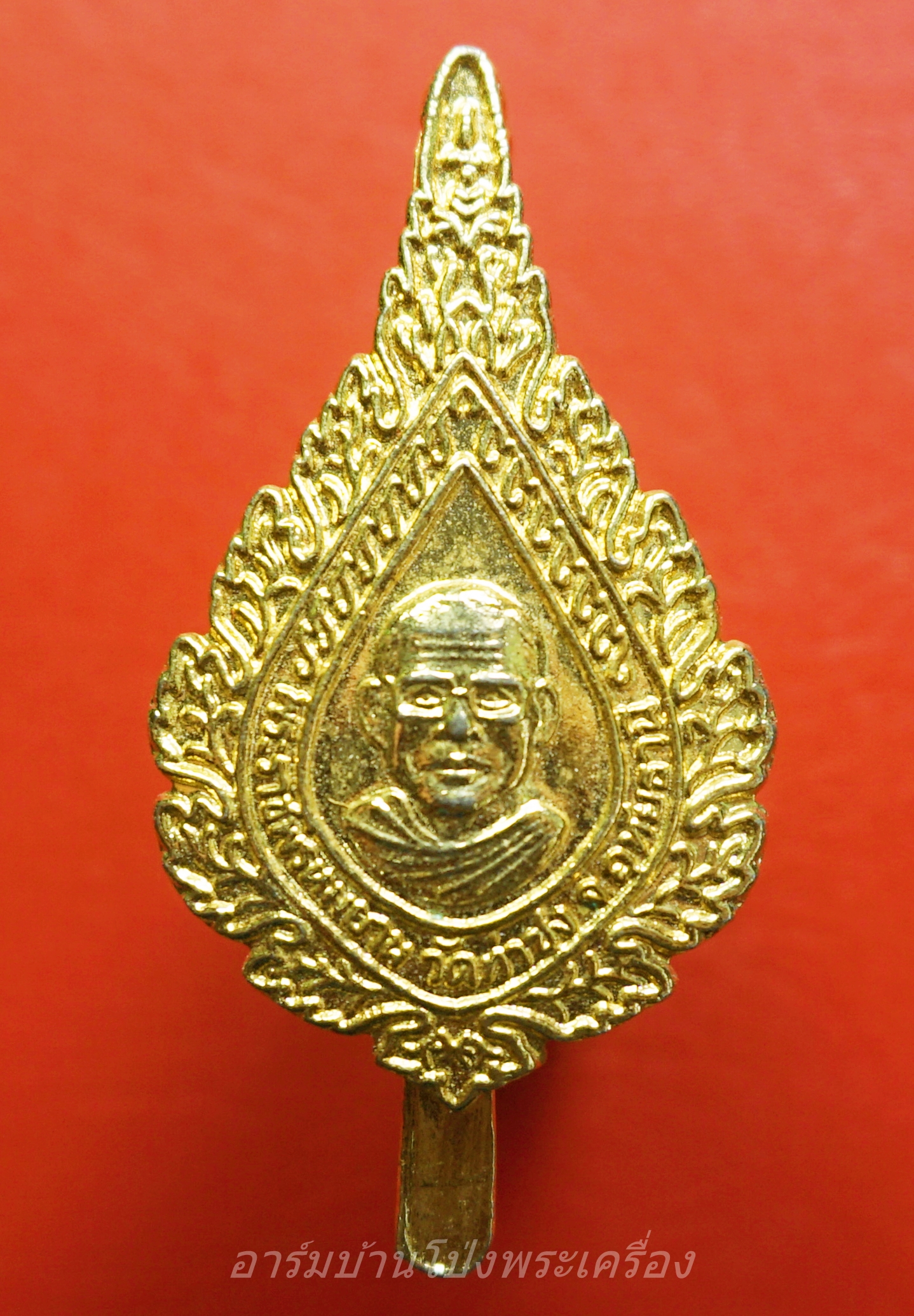 หลวงพ่อฤาษีลิงดำ วัดท่าซุง แหนบพัดยศ เนื้อกะไหล่ทอง(องค์ที่7)