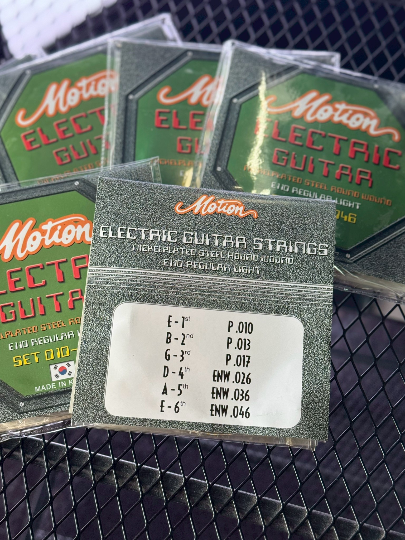 Motion สายกีตาร์ไฟฟ้า ครบชุด 6 เส้น รุ่น E120 เบอร์ 9 / E110 เบอร์ 10 - ของแท้จากเกาหลี