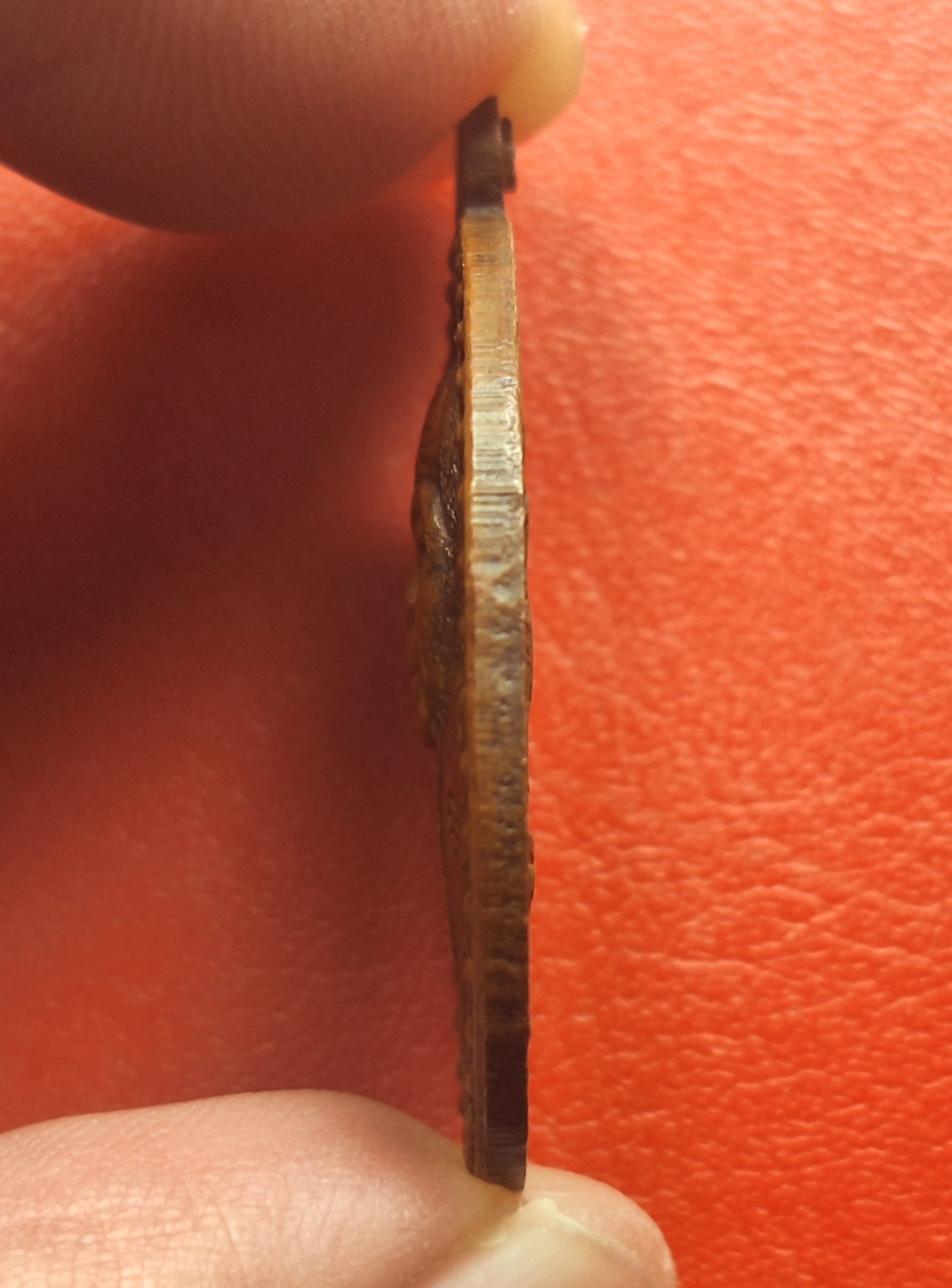 หลวงพ่อคูณ รุ่นสร้างพระวิษณุกรรม วิทยาลัยเทคนิคชัยภูมิ ปี๒๕๓๖ เนื้อทองแดงรมดำ ตอกโค๊ต(องค์ที่3)