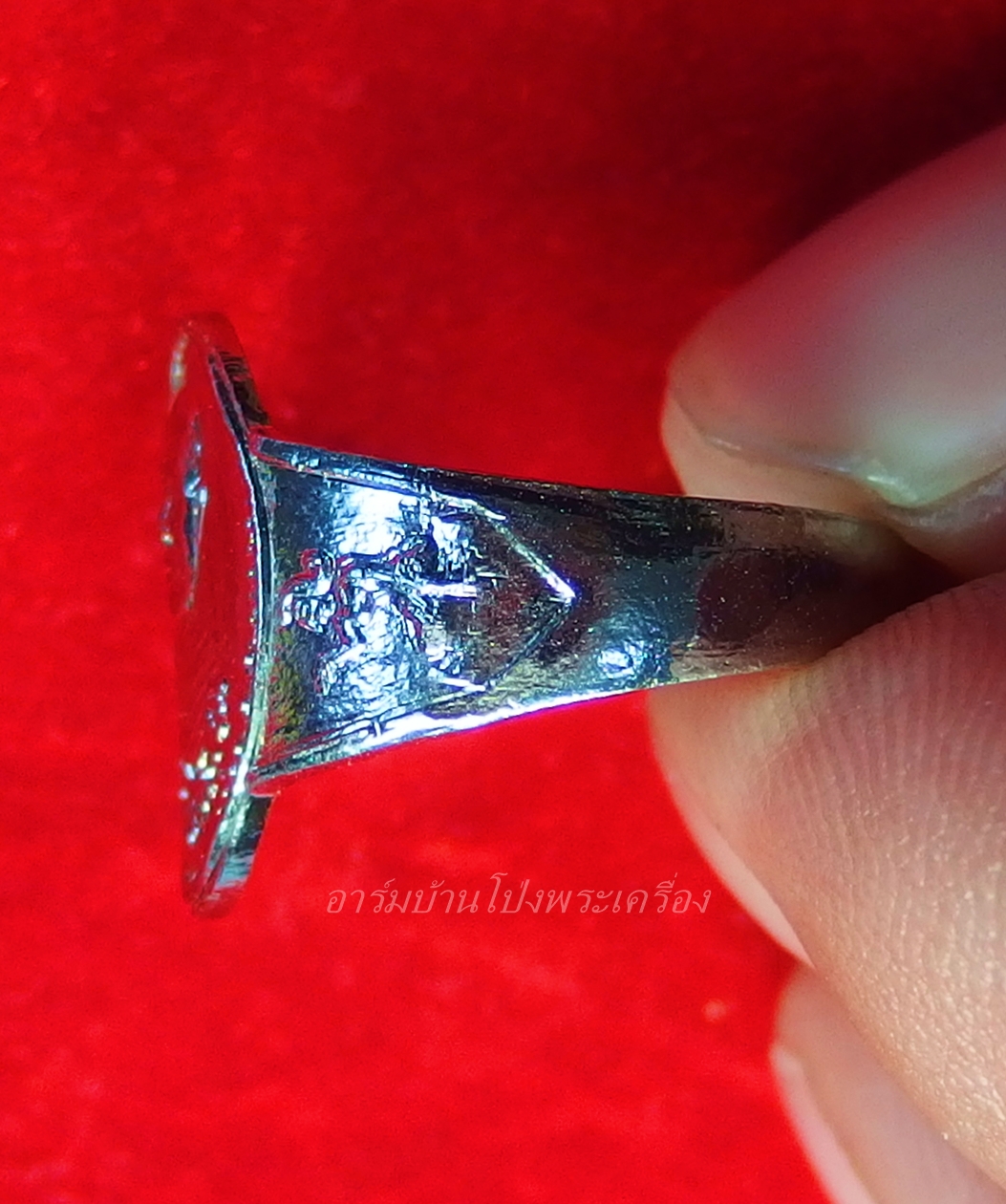 หลวงพ่อคูณ วัดจอมบึง แหวนนางกวัก(วงที่3)