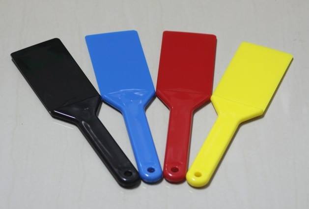 พายตักหมึกพลาสติก 4 สีราคาส่ง