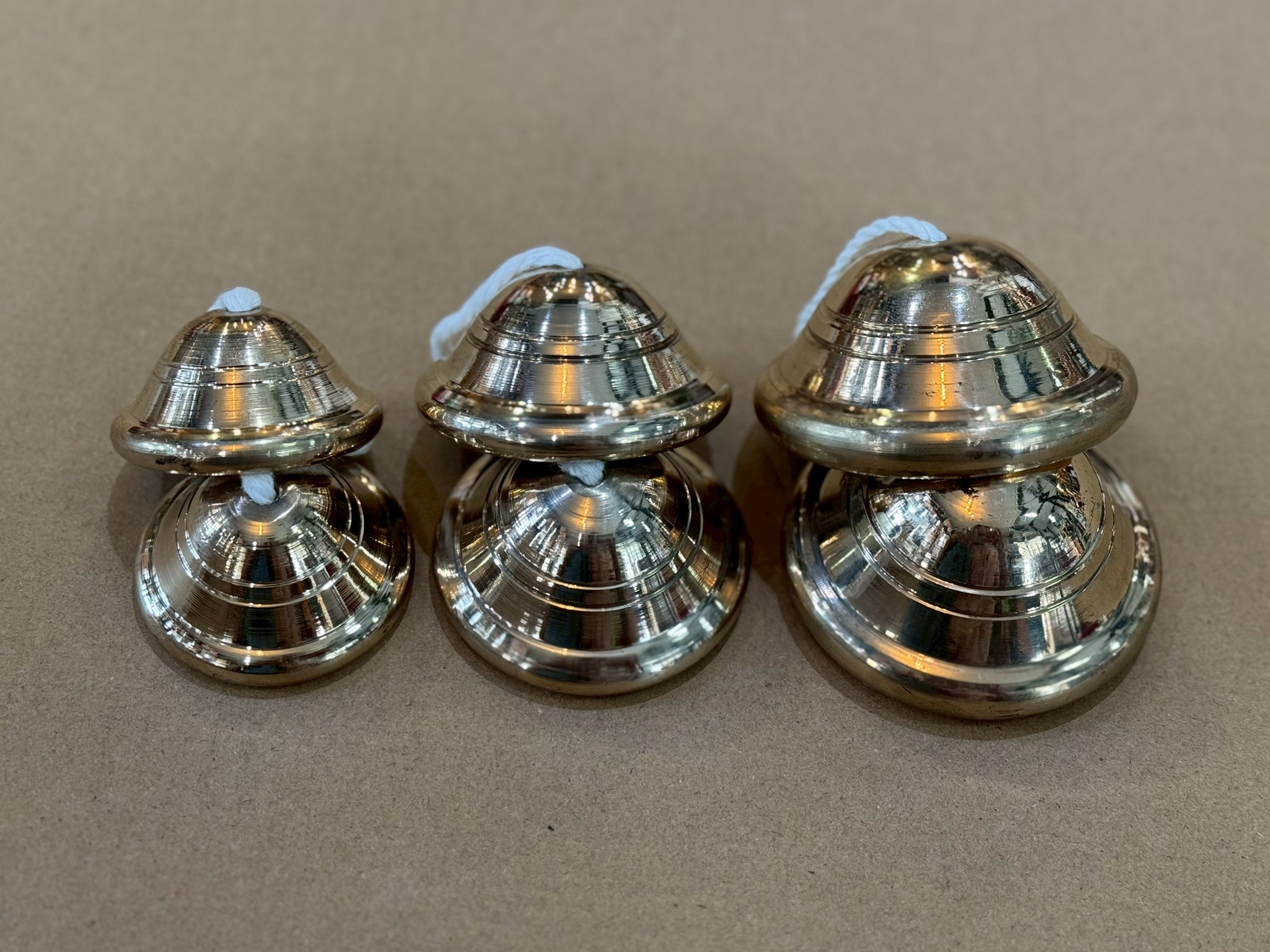 ฉิ่งลงหิน ขนาด 5ซม. / 6ซม. / 7ซม. ฉิ่งทองเหลือง ลงหิน อย่างดี ให้เสียงใส กังวาล ฉิ่ง เสียงมาตรฐาน สำหรับวงดนตรีไทย