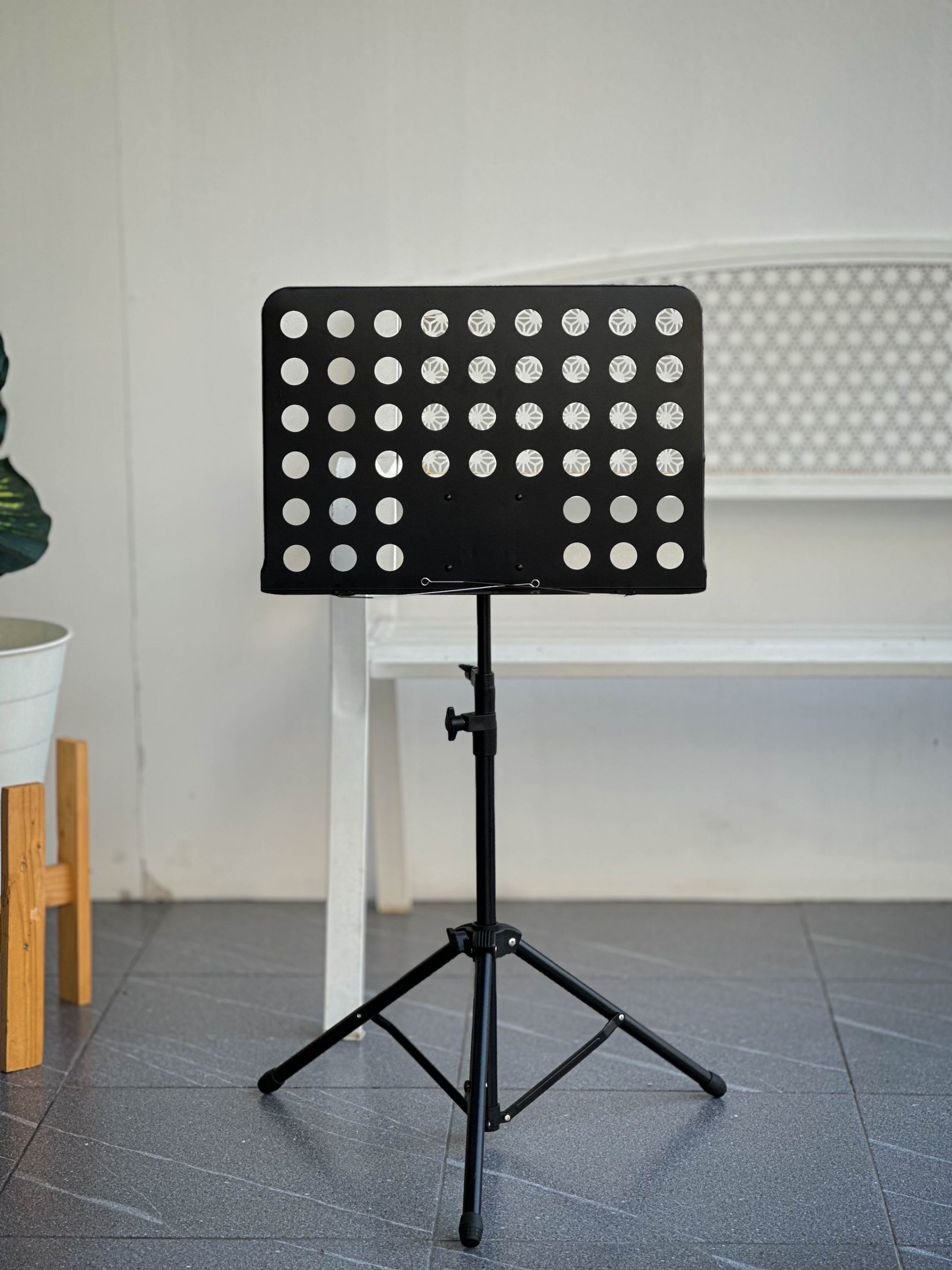"Note Stand"สแตนโน็ตเล็กแบบบเหล็ก,ขาตั้งโน๊ตเพลง,ที่วางโน๊ตขนาดเล็ก,ปรับความสูงต่ำได้,เหล็กแข็งแรง