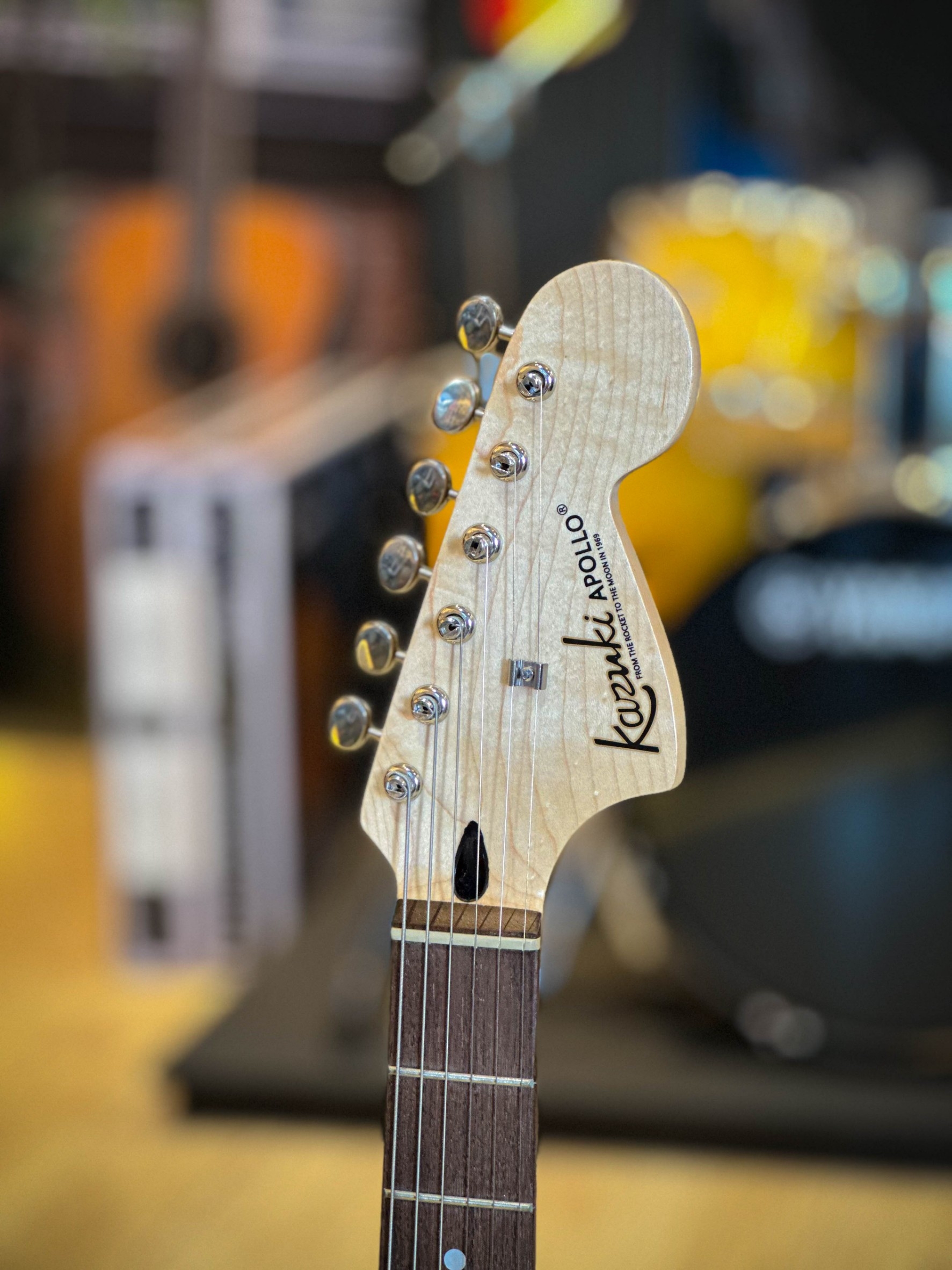 กีต้าร์ไฟฟ้า Kazuki ทรง ST รุ่น Apollo Series สี Surf Green กีตาร์ 22 เฟรต ทรง Strat ประกันศูนย์ ฟรี ปิ๊ก 4 อัน ประแจ คันโยก