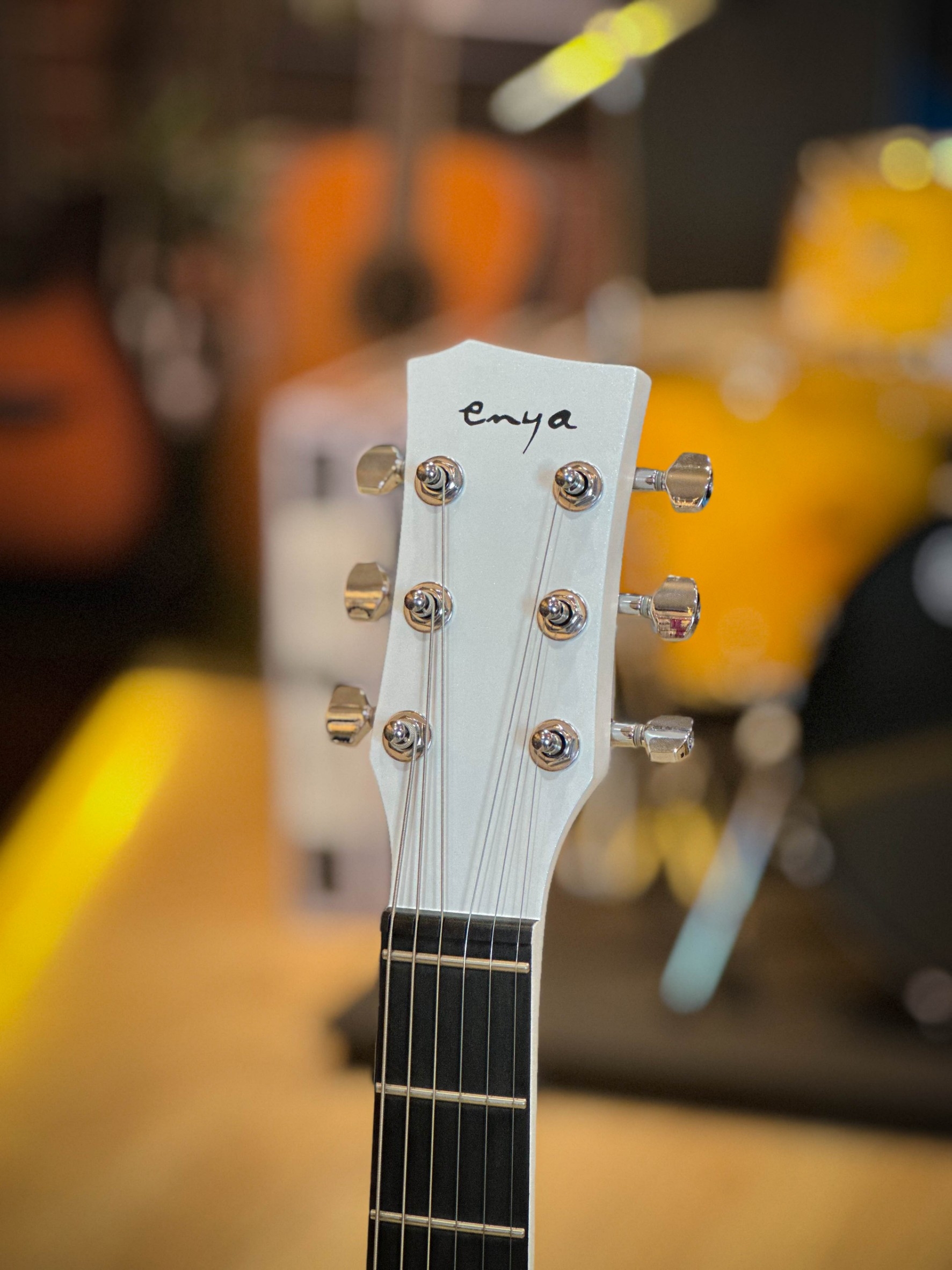 Enya Nova Go Sonic กีต้าร์ไฟฟ้า มีบลูทูธ ลำโพง/เอฟเฟคในตัว Electric Guitar ทัชชิ่งดี พร้อม กระเป๋าซอฟเคส