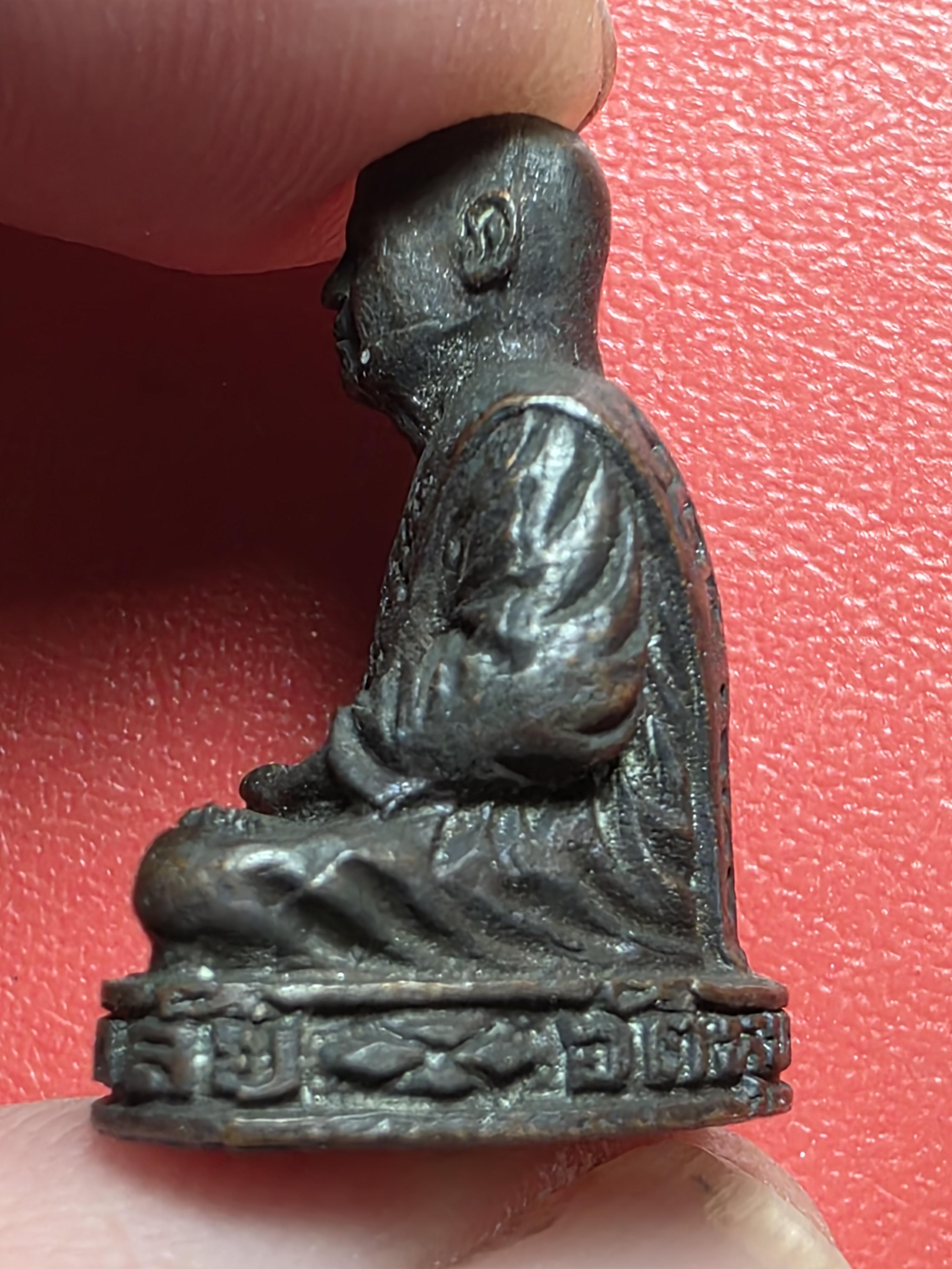 หลวงพ่อพิมพ์มาลัย วัดหุบมะกล่ำ รูปหล่อ เนื้อทองแดง ตอก2โค๊ต(องค์ที่3)