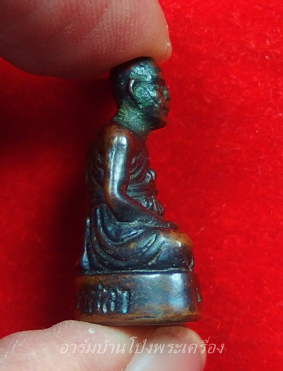 หลวงปู่บุญ วัดดอนเสลา รูปหล่อ เนื้อทองแดง(องค์ที่4)