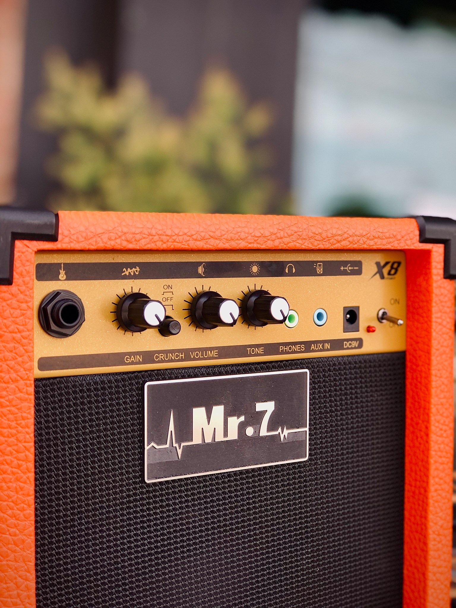 Mr.7 รุ่น X8 สีส้ม แอมป์กีต้าร์ ขนาดพกพา มีช่องเสียบหูฟัง - ช่อง Aux in เลือกสีได้