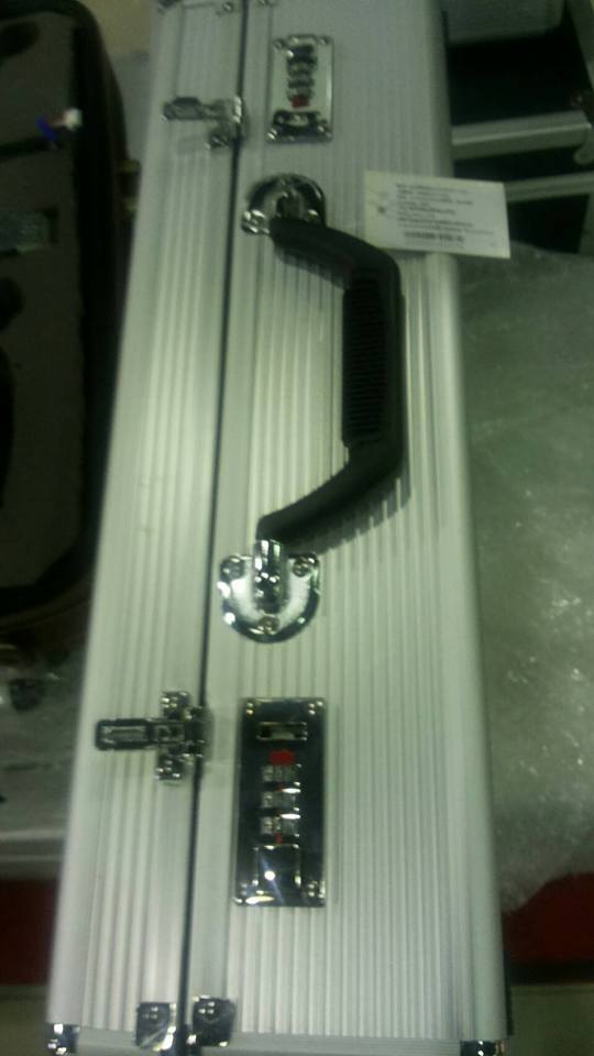 กระเป๋าใส่เครื่องมืออลูมิเนียมอย่างดีขนาดกว้าง18.5นิ้วสูง5นิ้วลึกยาว14.5นิ้ว