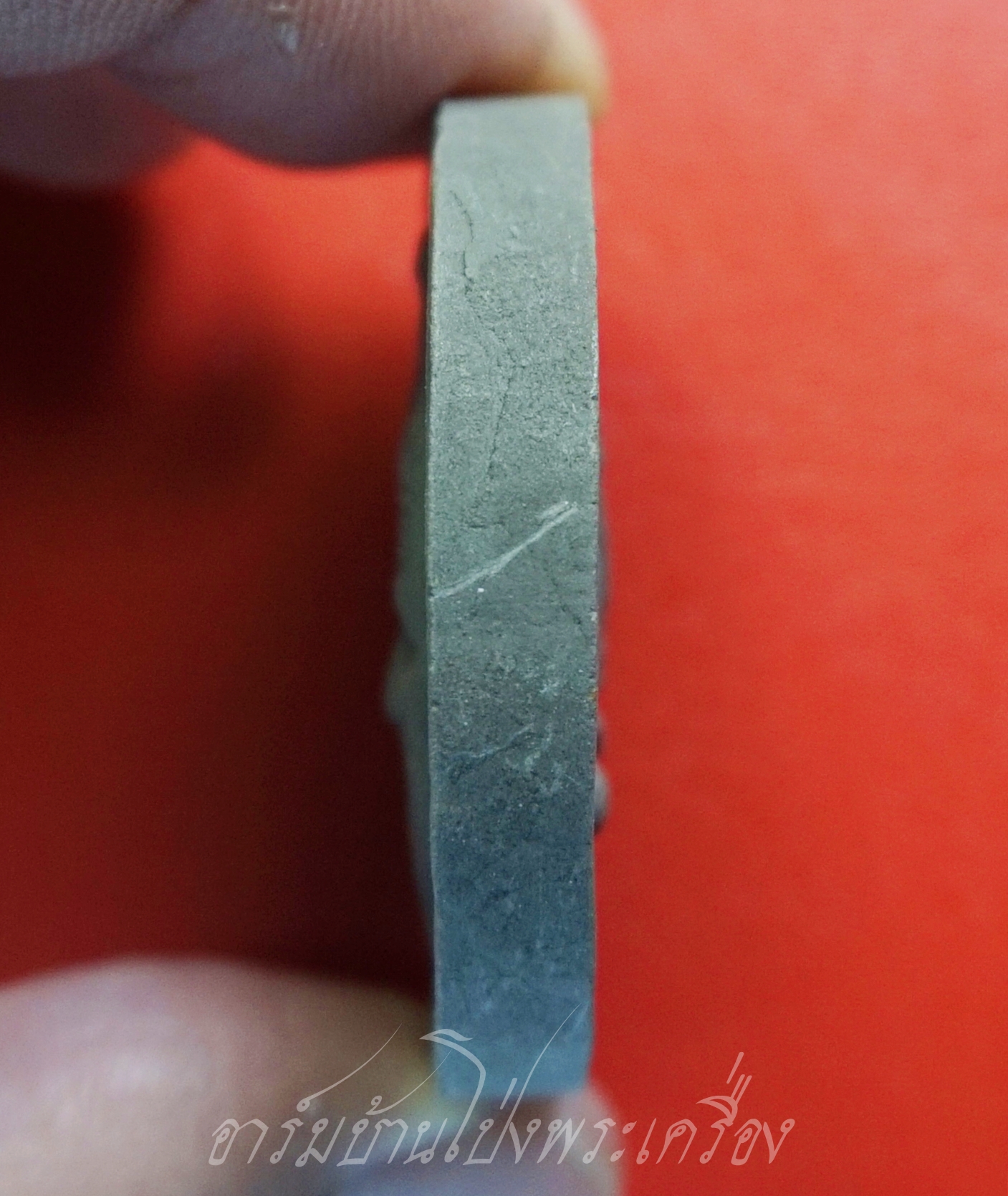 หลวงปู่ต้อย วัดสนามแย้ เศียรพ่อแก่ฤาษีนารอด หลังปู่ฤาษีนารายณ์ รุ่นแรก ปี๒๕๕๓ เนื้อผงพุทธคุณ(องค์ที่1)