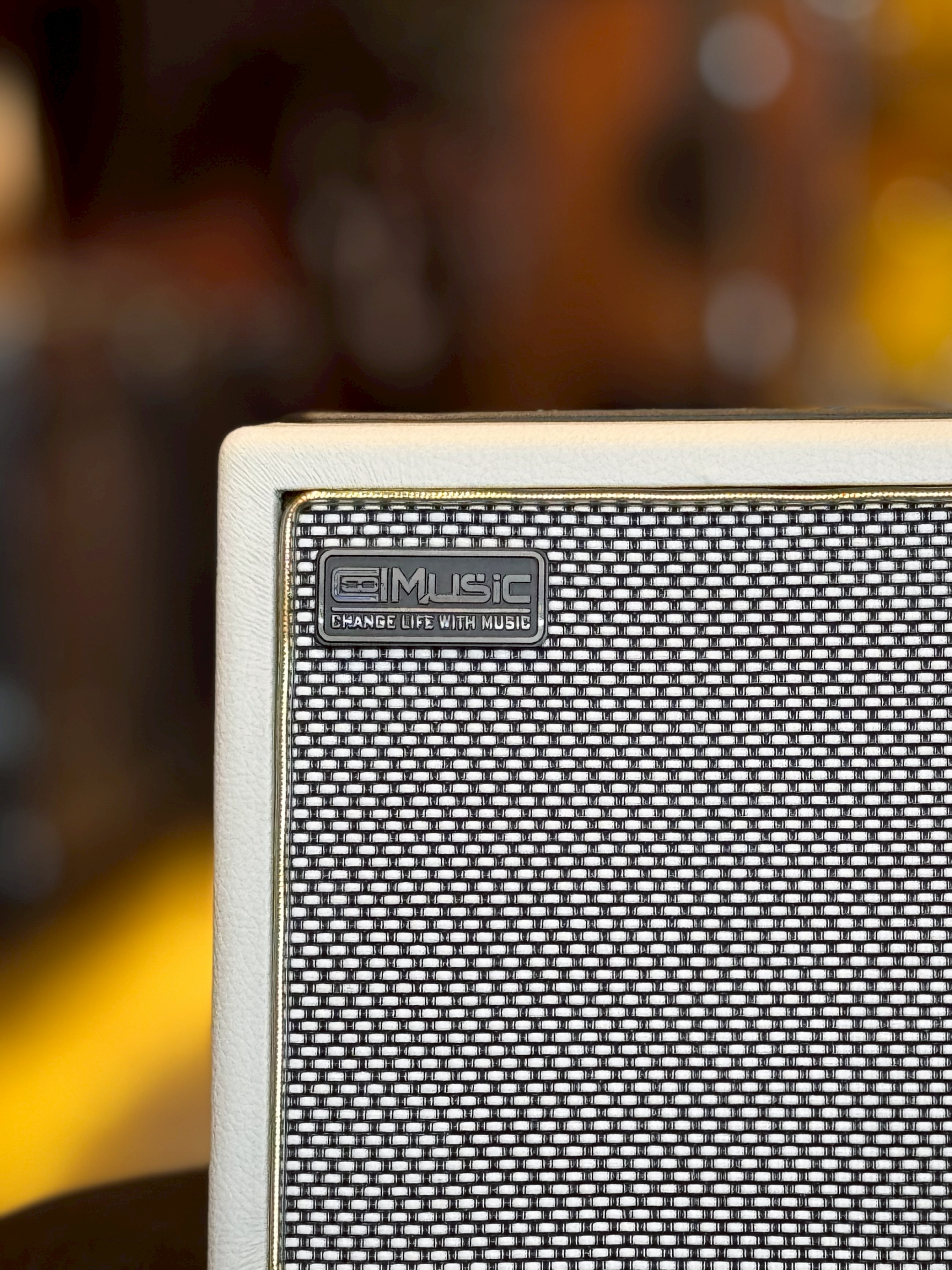 Cool Music BP-Mini 30 วัตต์ Cool Music ตู้แอมป์อคูสติค BP-Mini สีขาว แอมป์อเนกประสงค์ + ชาร์จไฟได้ (มีประกันศูนย์)