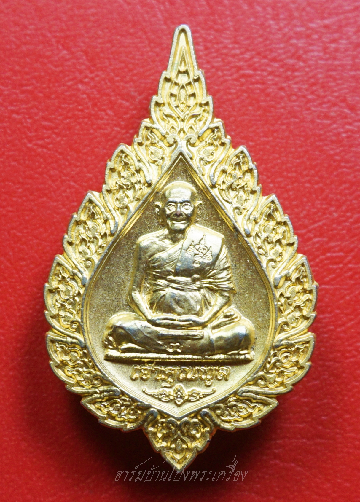 หลวงพ่อพูล วัดไผ่ล้อม เข็มกลัดพัดยศ ปี๒๕๔๗ เนื้อกะไหล่ทอง(องค์ที่1)