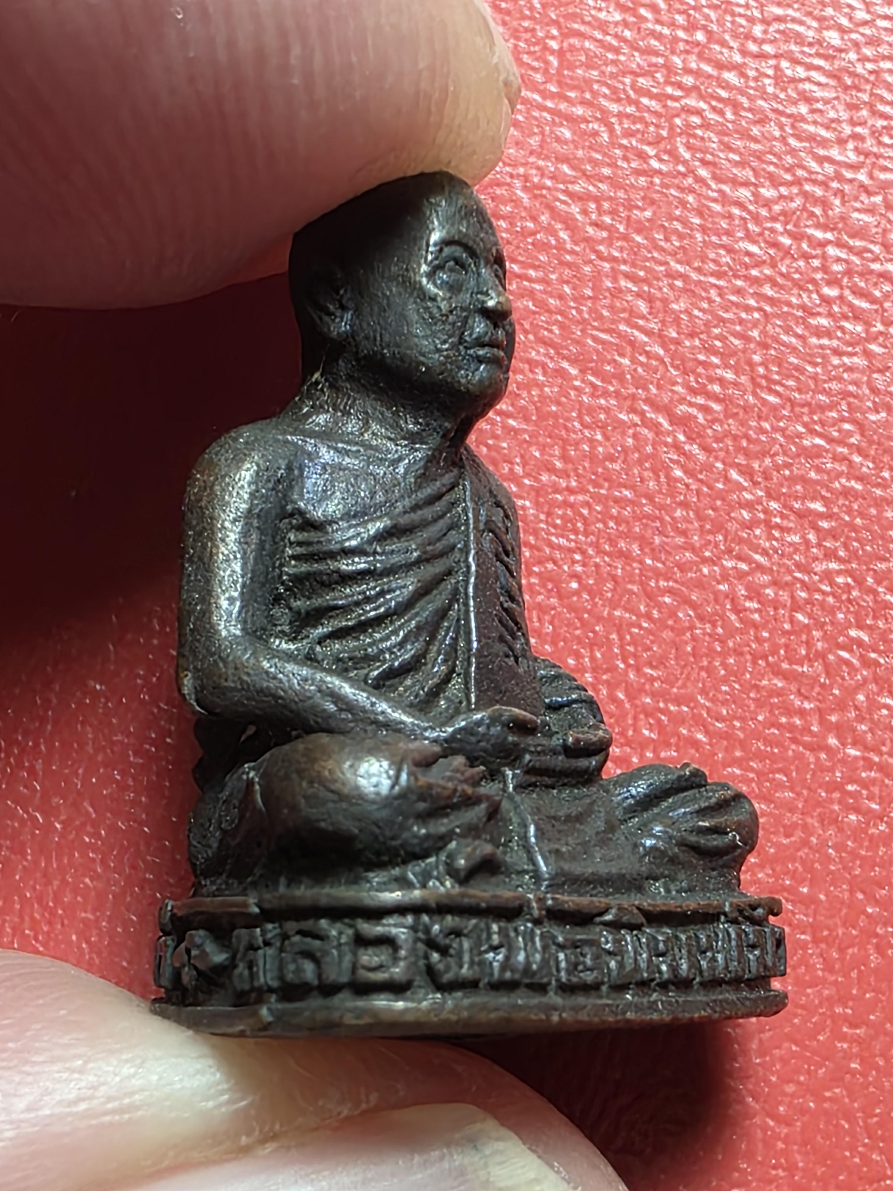 หลวงพ่อพิมพ์มาลัย วัดหุบมะกล่ำ รูปหล่อ เนื้อทองแดง ตอก2โค๊ต(องค์ที่3)