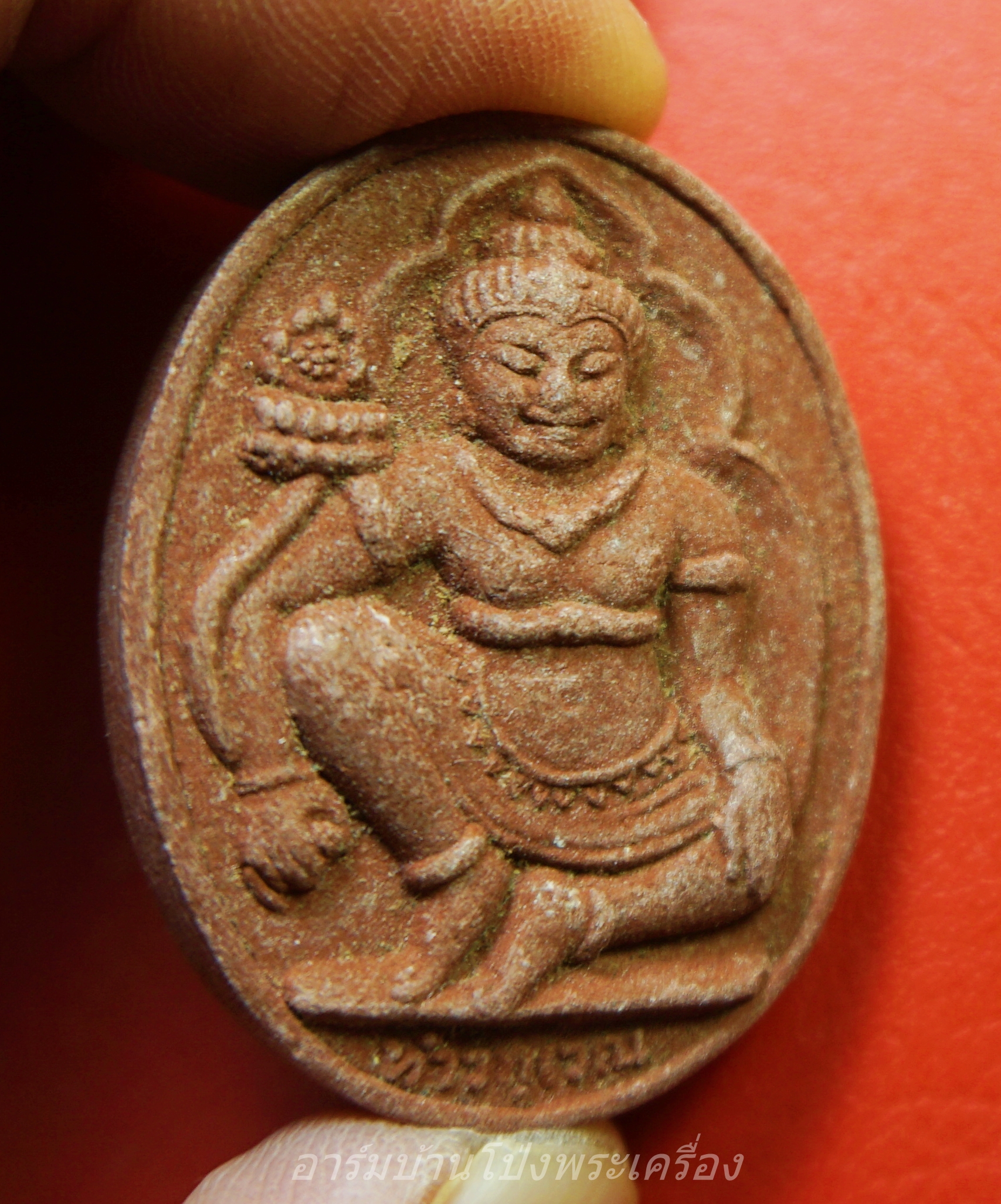 หลวงปู่สรวง เทวดาเล่นดิน หลังท้าวกุเวณ เนื้อผง ปี๒๕๑๙(องค์ที่1)