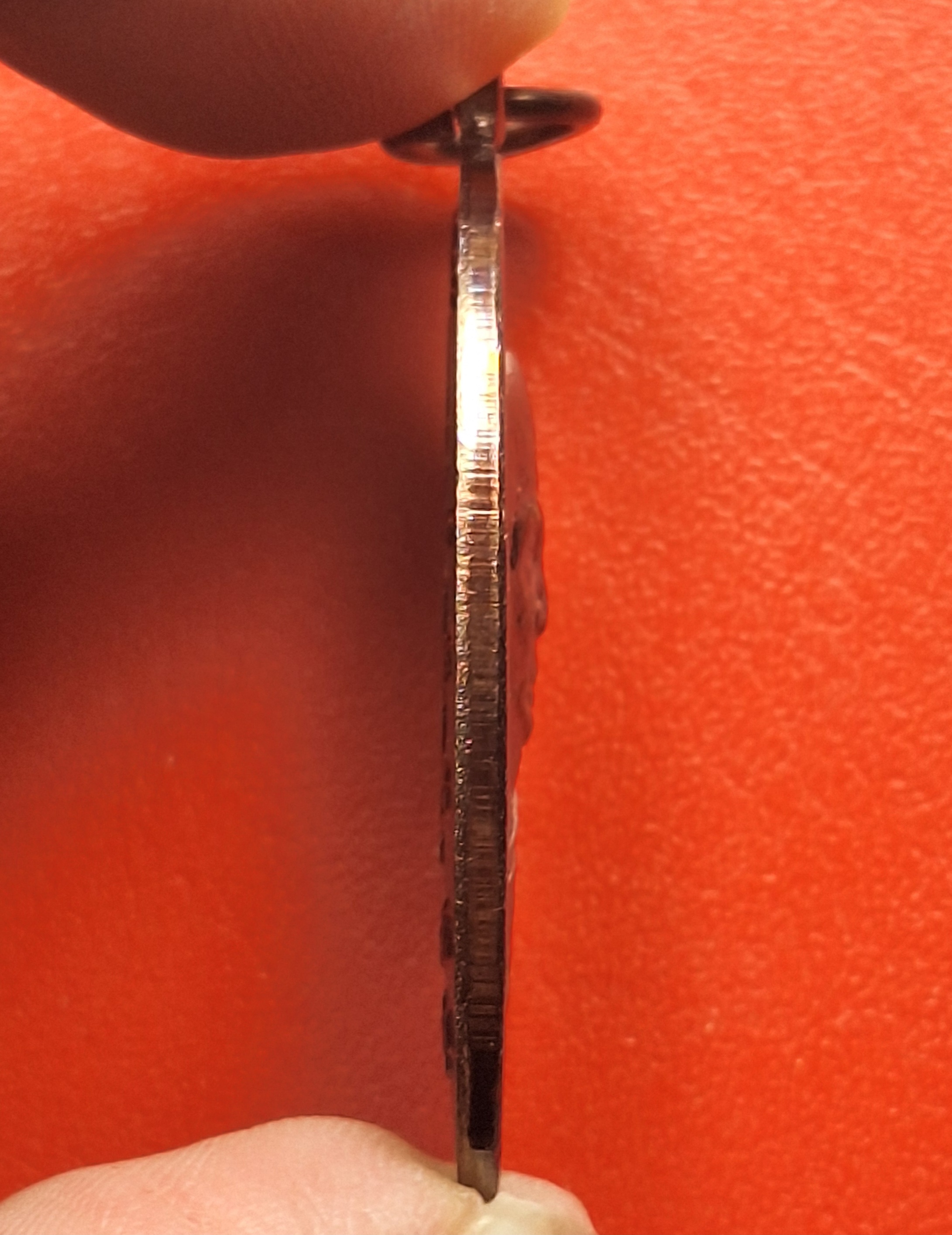 หลวงปู่แผ้ว ปวโร วัดกำแพงแสน ใบขี้เหล็ก วัดกำแพงแสน ปี๒๕๕๗ เนื้อทองแดง บล๊อกนวะ ตอกโค้ต ส.ท.(สุดท้าย)(องค์ที่4)