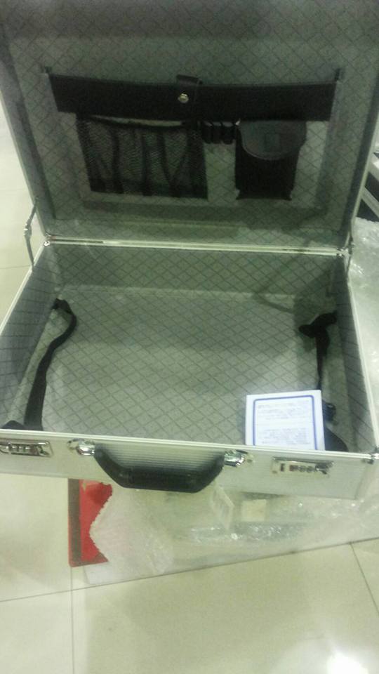 กระเป๋าใส่เครื่องมืออลูมิเนียมอย่างดีขนาดกว้าง18.5นิ้วสูง5นิ้วลึกยาว14.5นิ้ว