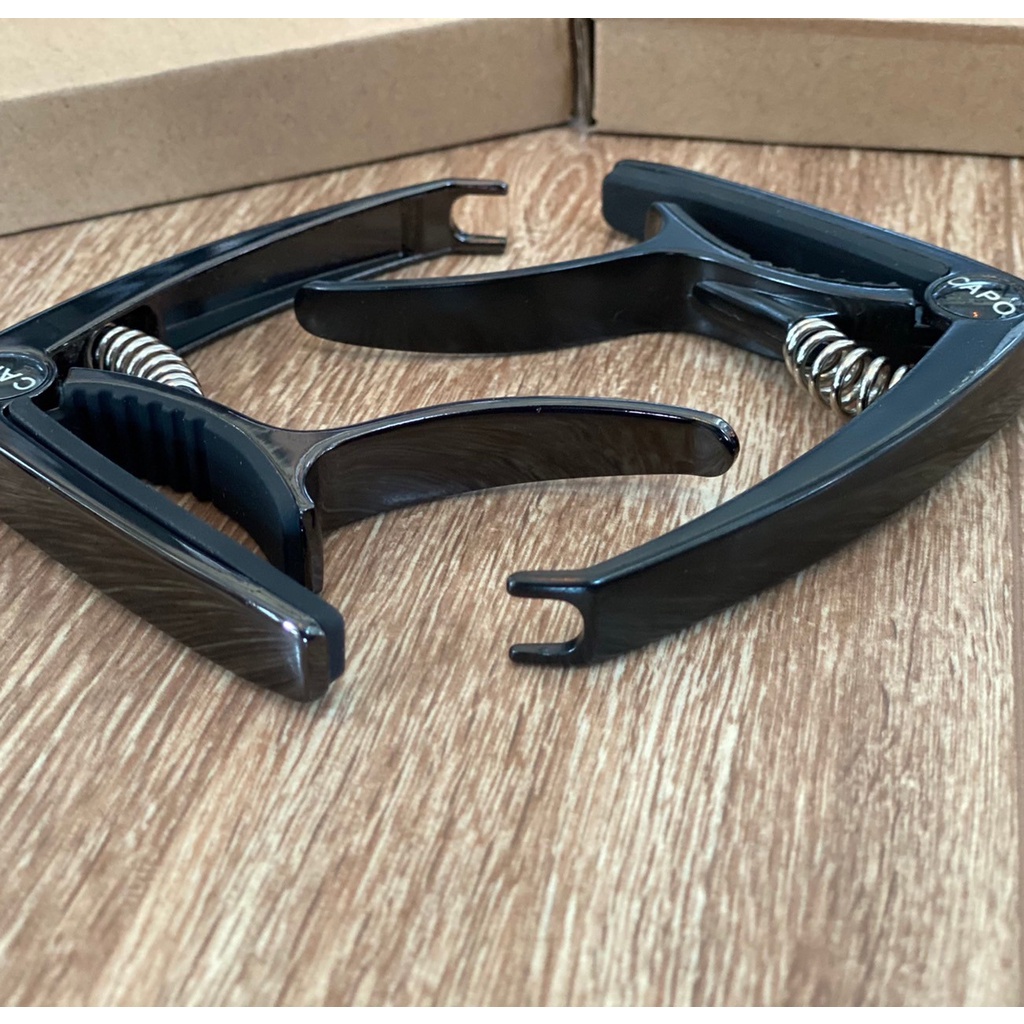 คาโป้ (capo) กีต้าร์โปร่ง กีต้าร์ไฟฟ้า มีที่งัดหมุดกีตาร์ในตัว