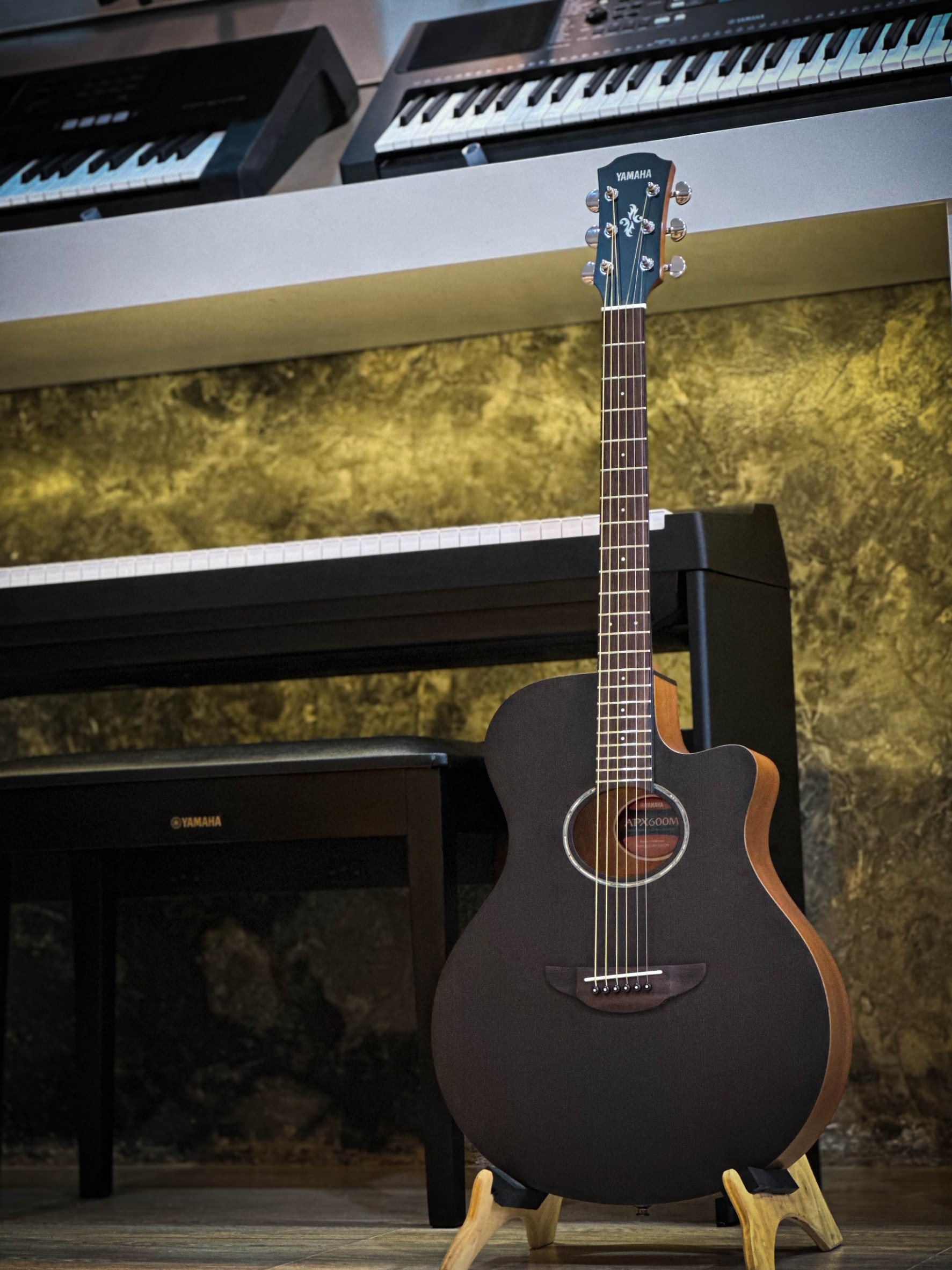 YAMAHA APX600M กีต้าร์โปร่งไฟฟ้า ยามาฮ่า รุ่น APX600M กีตาร์โปร่งไฟฟ้า ของแท้ ประกันศูนย์ไทย