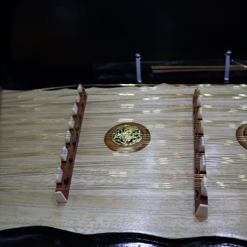 ขิมผีเสื้อไม้ขนุน โชว์ลายไม้ พร้อมอุปกรณ์