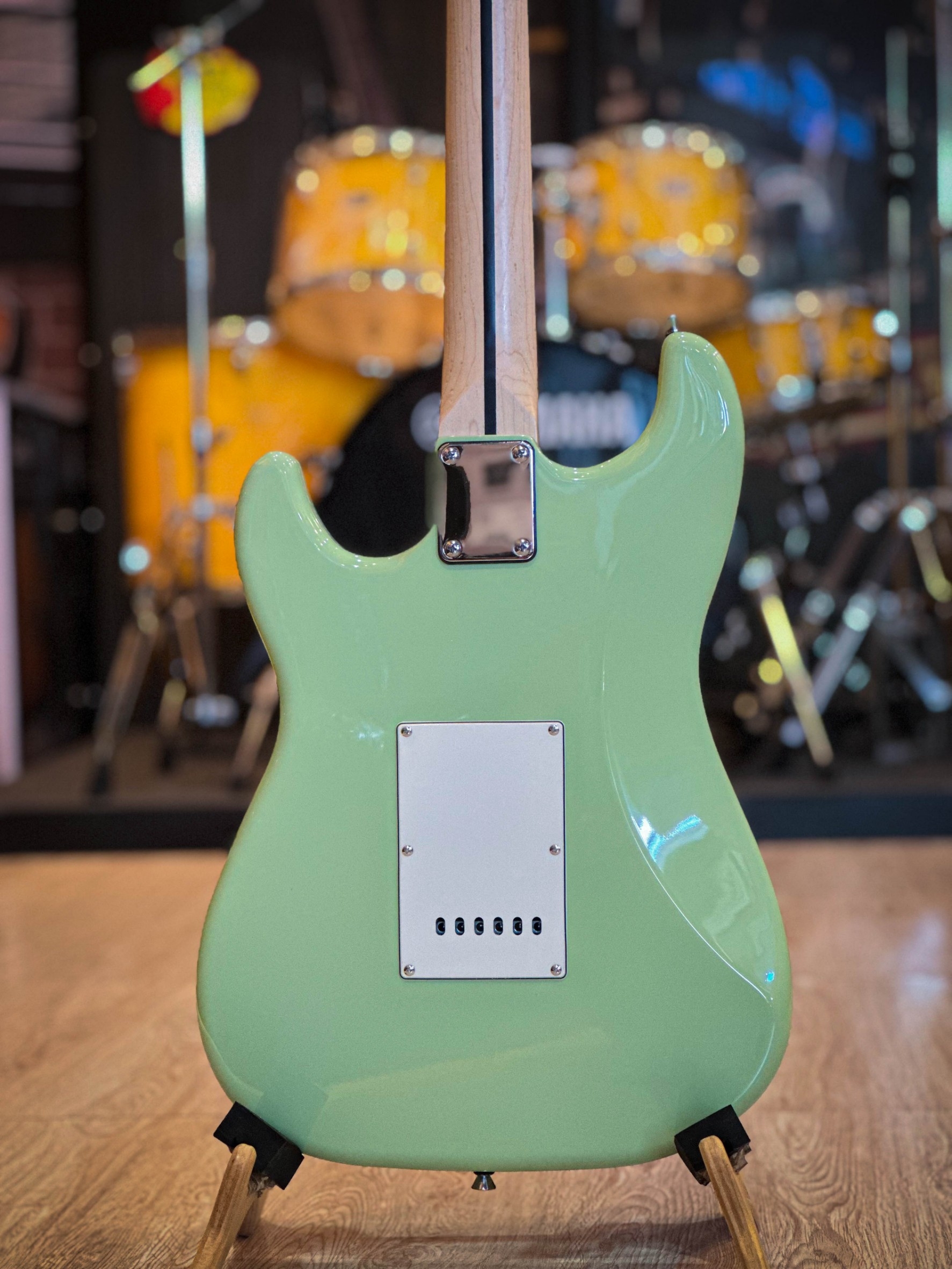 กีต้าร์ไฟฟ้า Kazuki ทรง ST รุ่น Apollo Series สี Surf Green กีตาร์ 22 เฟรต ทรง Strat ประกันศูนย์ ฟรี ปิ๊ก 4 อัน ประแจ คันโยก