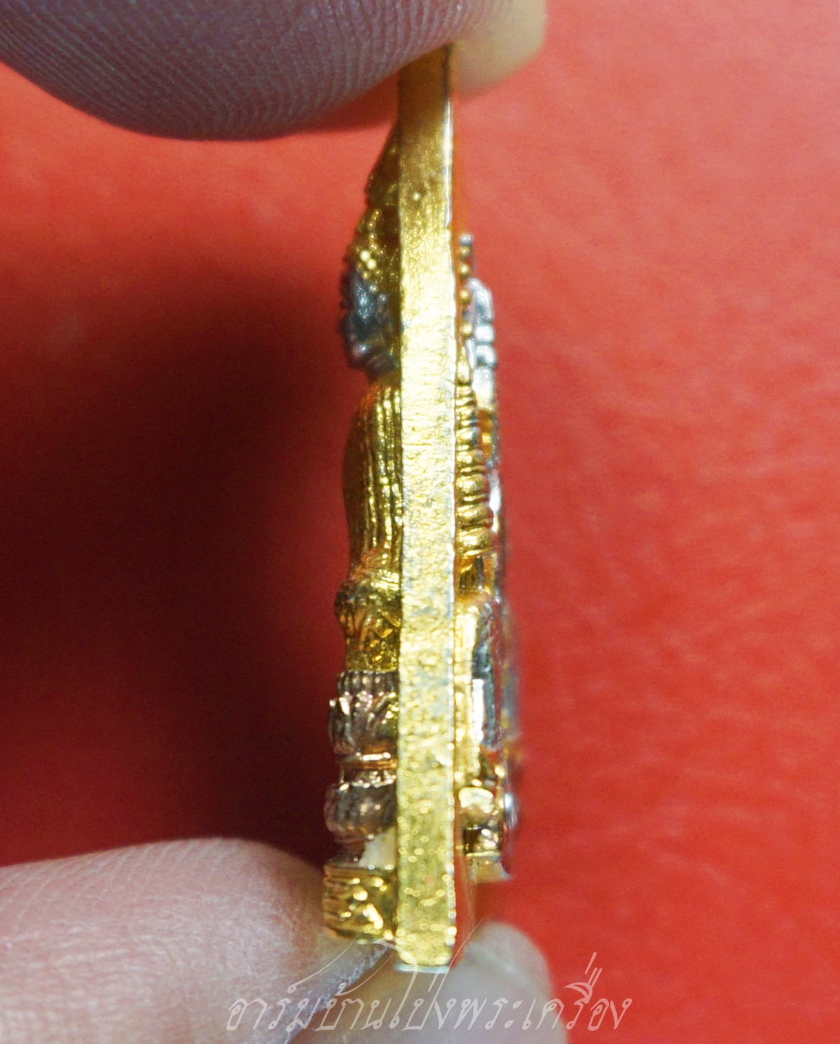 พระแก้วมรกต วัดพระศรีรัตนศาสดาราม รุ่น กาญจนาภิเษก ฉลองสิริราชสมบัติครบ๕๐ปี ปี๒๕๓๙ เนื้อสามกษัตริย์(องค์ที่1)