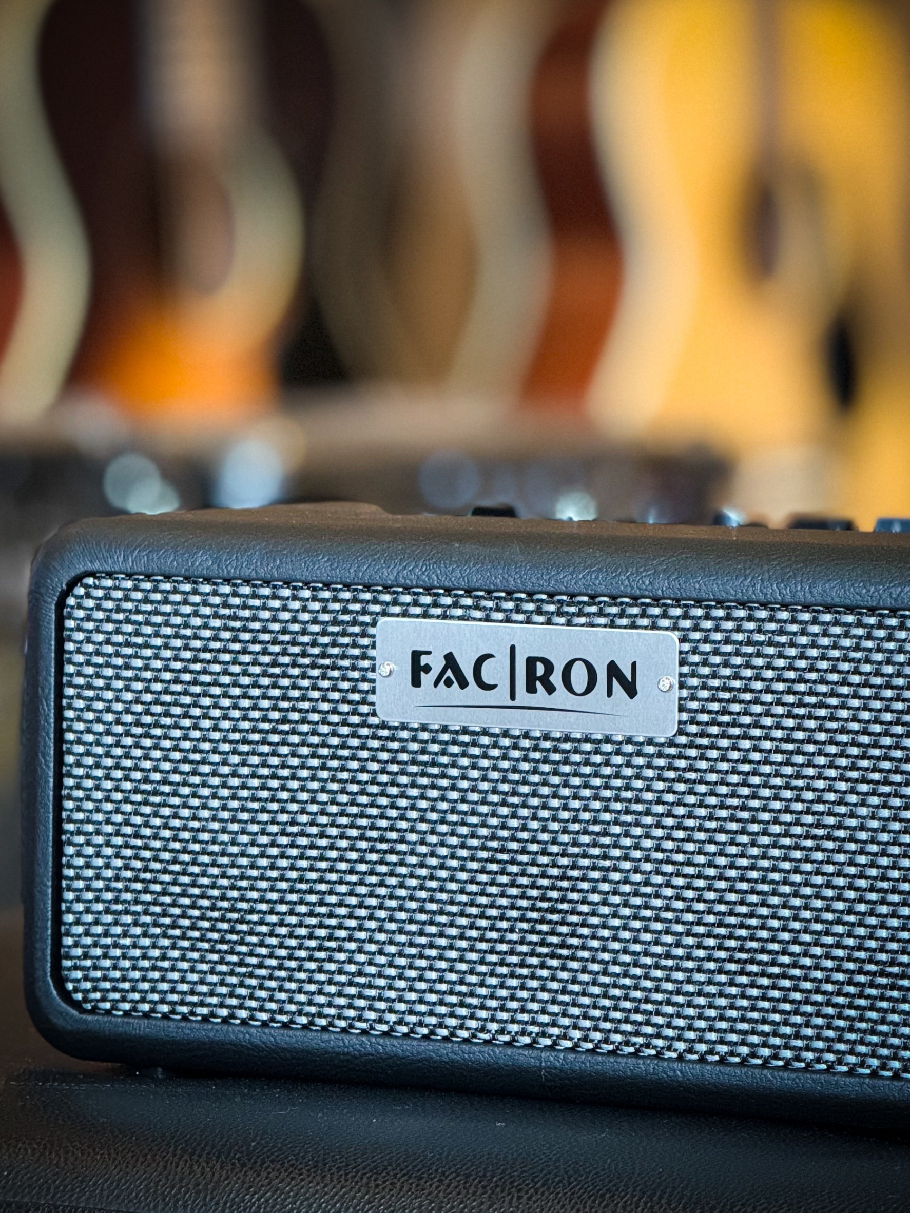 แอมป์กีต้าร์ไฟฟ้า Facron BOUNCE 15 ขนาด 15 วัตต์ ฟังก์ชั่นจำลองหัวแอมป์ อัดเพลงผ่านมือถือ/เชื่อมบลูทูธได้