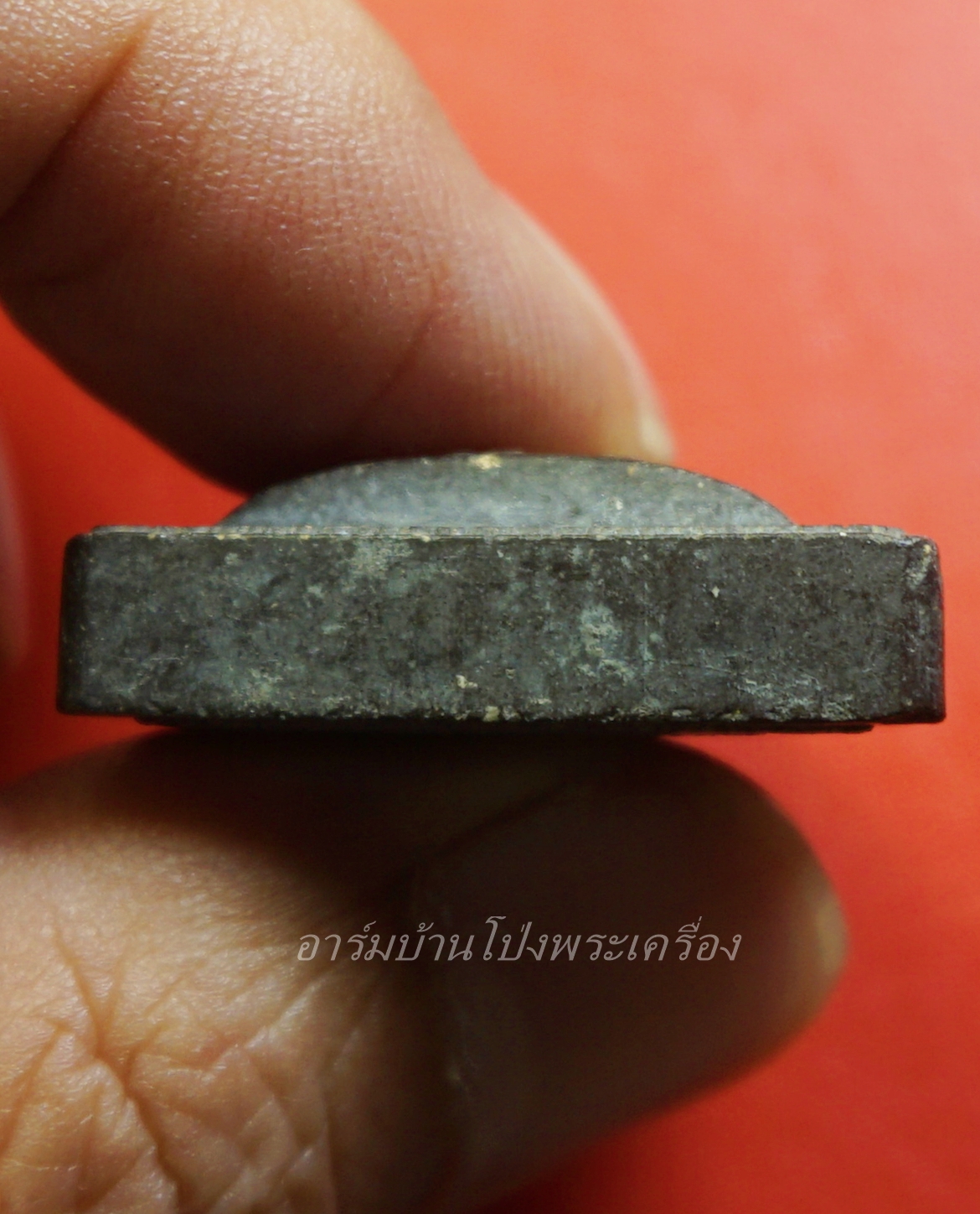 ผานไถ เนื้อผงสีดำ รุ่นรวยพระพุทธคุณ เมตตาบารมี หลวงพ่อทองกลึง วัดเจดีย์หอย จ.ปทุมธานี และหลวงพ่อชื่น วัดในปราบ ปี๒๕๕๑ กดโค๊ดหอยสังข์(องค์ที่1)