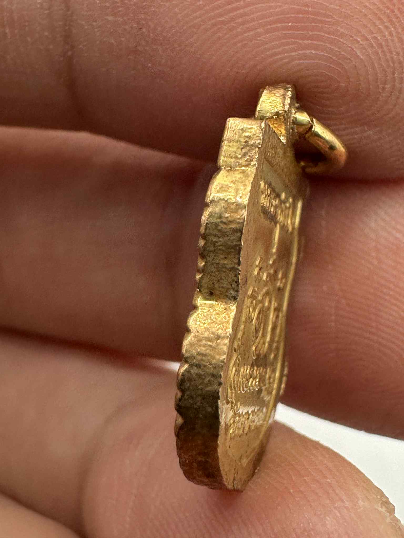 29.เหรียญกะไหล่ทอง อวยพร รุ่นเฮ็งตลอดปีดีตลอดไป หลวงพ่อเปิ่น วัดบางพระ นครปฐม