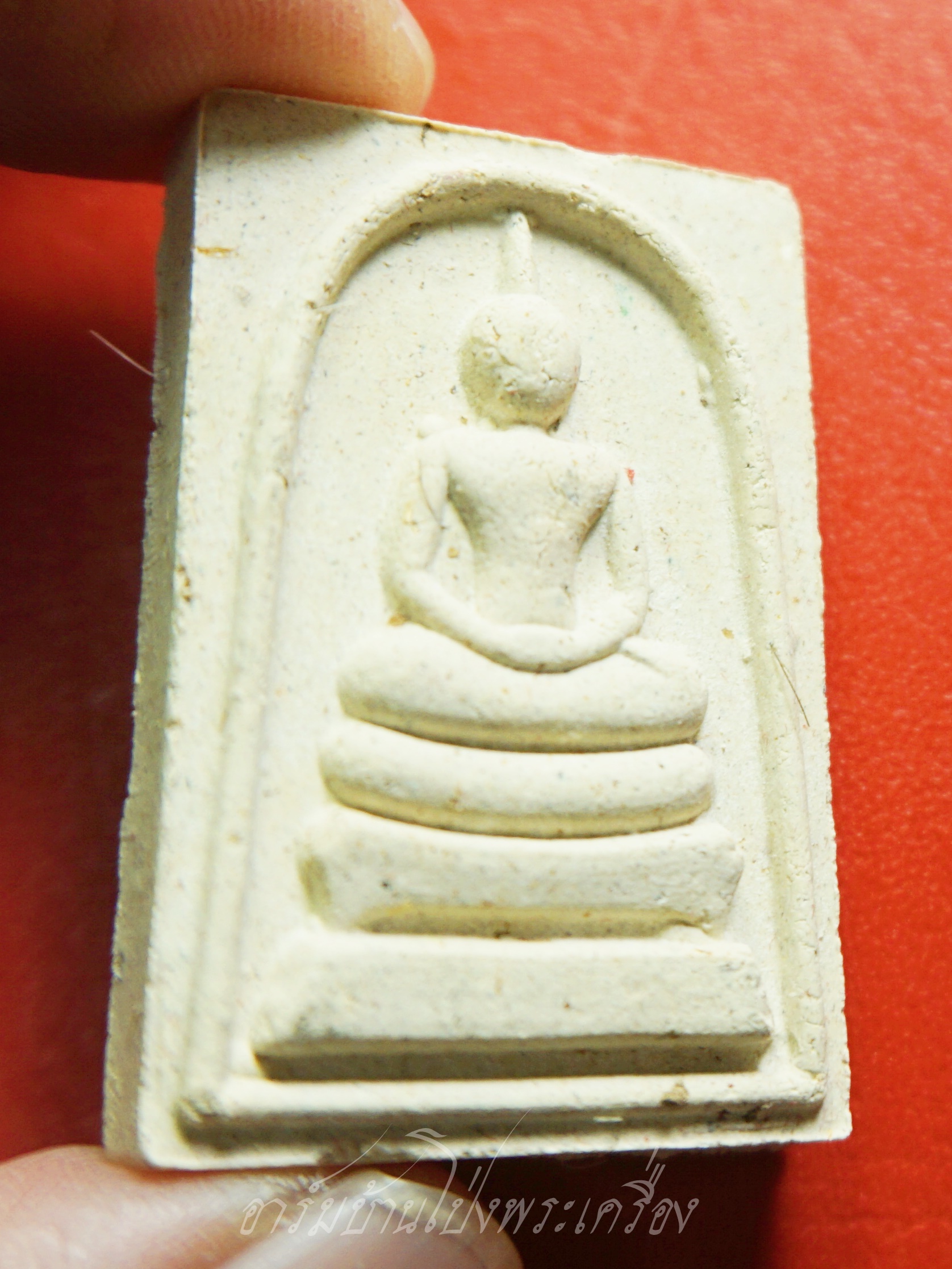 หลวงปู่แผ้ว วัดรางหมัน สมเด็จ รุ่นไตรมาส ปี๒๕๕๑ มวลสารผงพุทธคุณและเกศาหลวงปู่(องค์ที่1)