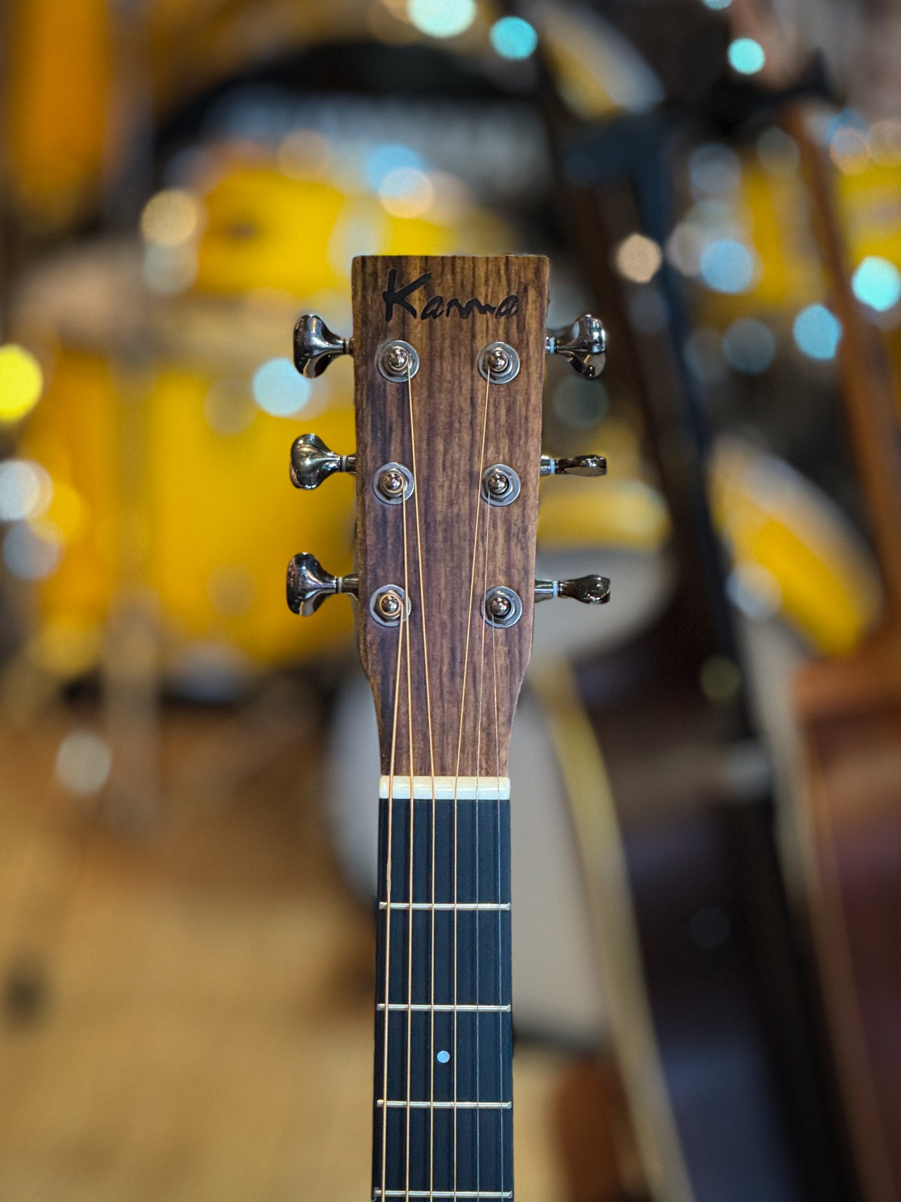 กีตาร์โปร่ง/โปร่งไฟฟ้า KAMA รุ่น K-4115C ไม้วอลนัท เสียงใสกังวาน Acoustic Guitar พร้อม ปิ๊ก4 / ประแจ / กระเป๋ากีตาร์