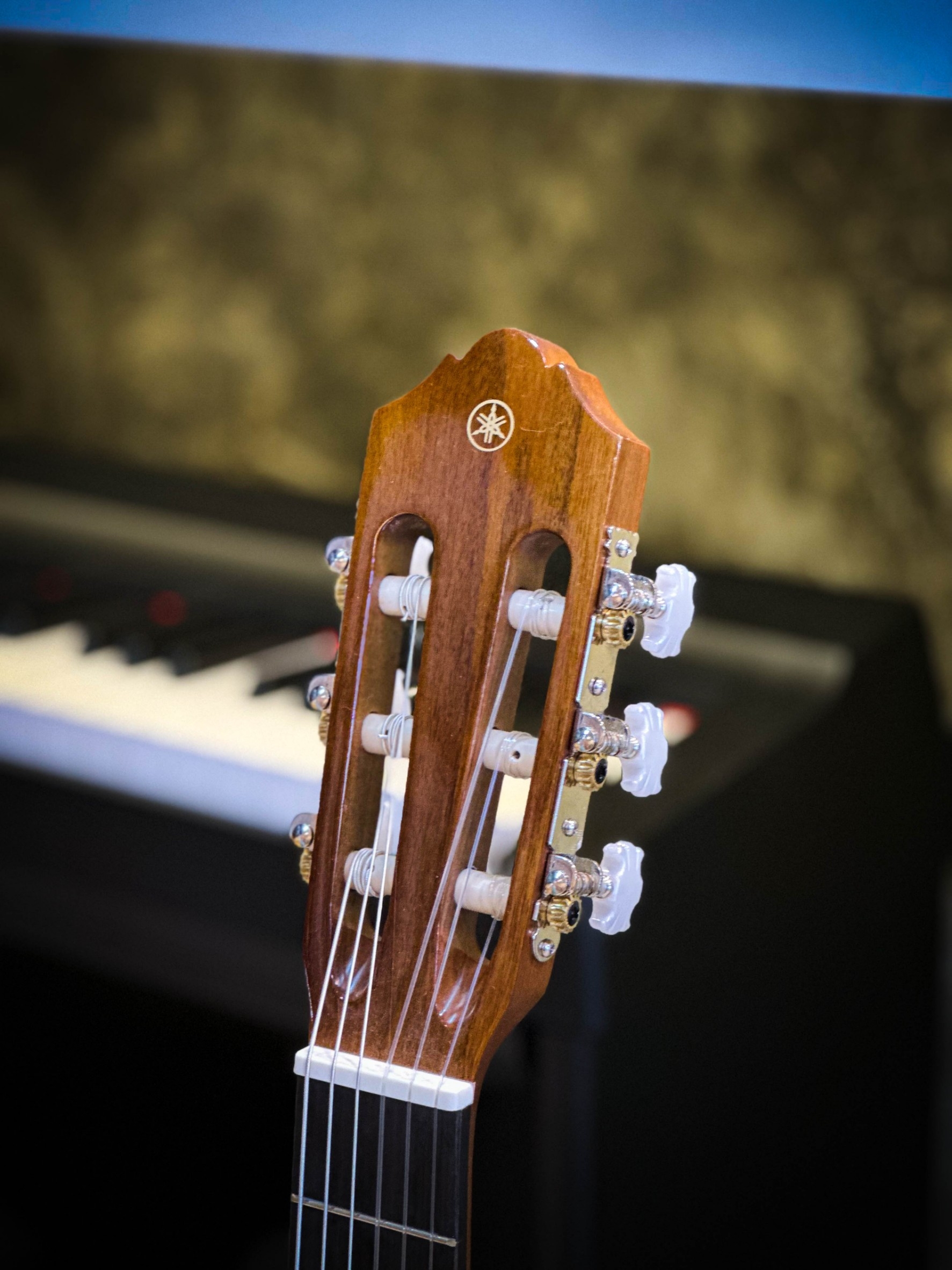 [พร้อมส่ง] กีต้าร์คลาสสิค Yamaha รุ่น CS40//02 Classical Guitar (Natural) ของแท้ 100%