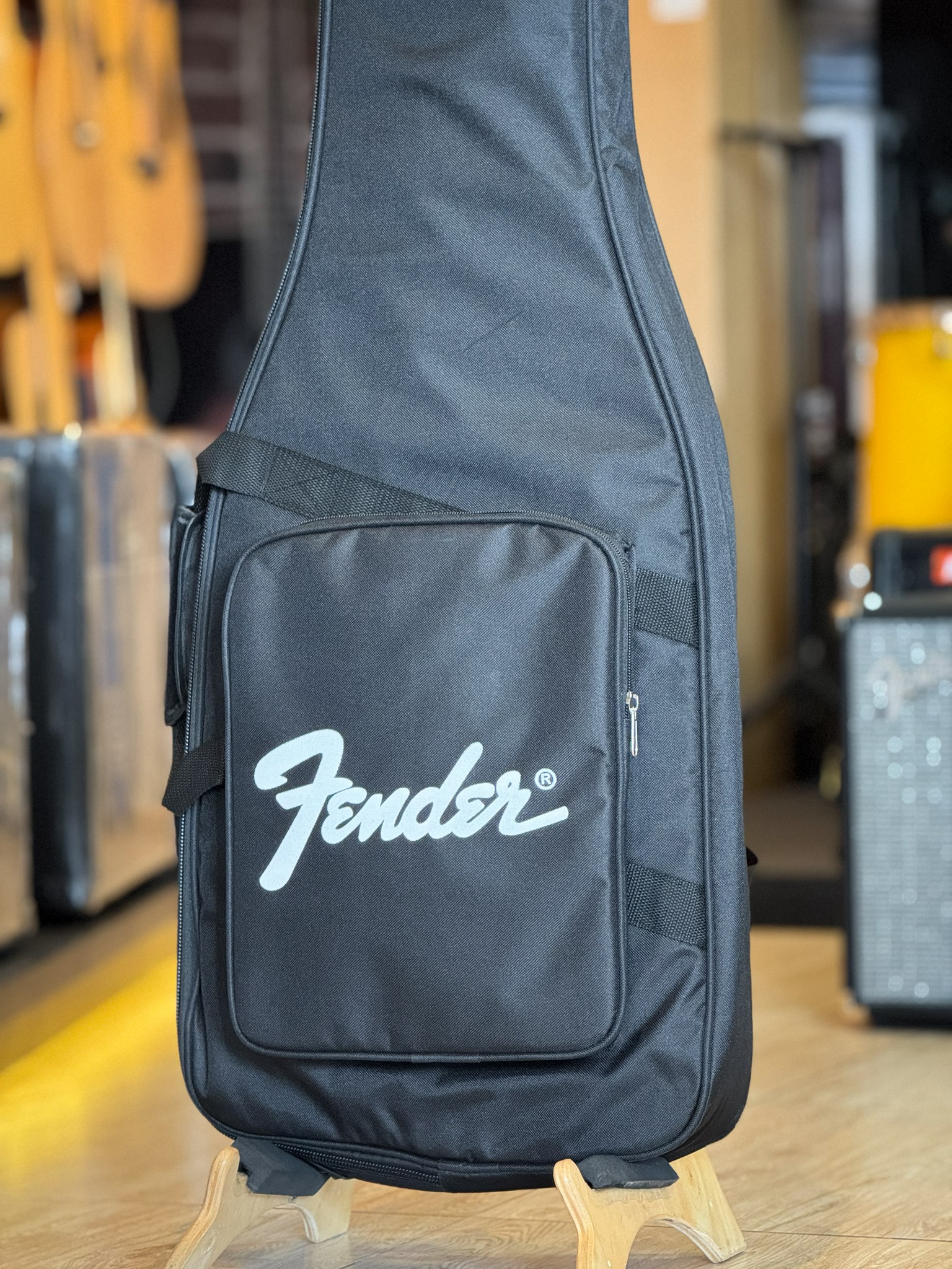 กระเป๋าเบส Fender สีดำ/สีเทา ซอฟเคสเบสไฟฟ้า บุฟองน้ำ 12 มิล ผ้า600D มีที่รองก้น/หมอนรองคอ/สะพายหลัง