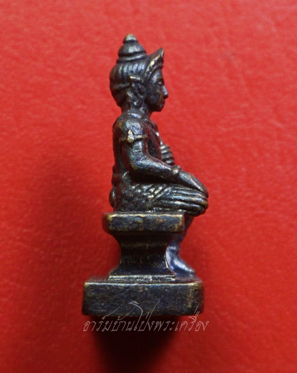 พระวิษณุกรรม วิทยาลัยการอาชีพตระการพืชผล จ.อุบลราชธานี รุ่นแรก หลวงปู่คําบุ วัดกุดชมภู เกจิดังแห่งเมืองอุบลฯ เมตตาปลุกเสกให้ใน ปี๒๕๕๔(องค์ที่1)