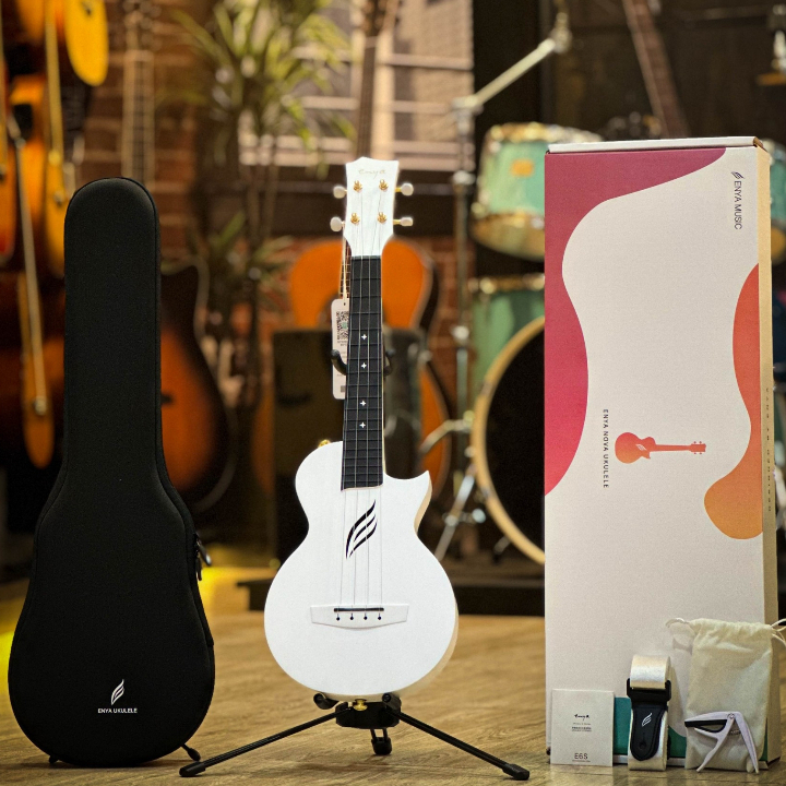 [พร้อมของแถมพรีเมี่ยม!🔥] อูคูเลเล่ Enya Nova U Concert Ukulele ขนาด 23 นิ้ว สีขาว บอดี้คาร์บอนไฟเบอร์/โพลีคาร์บอเนต